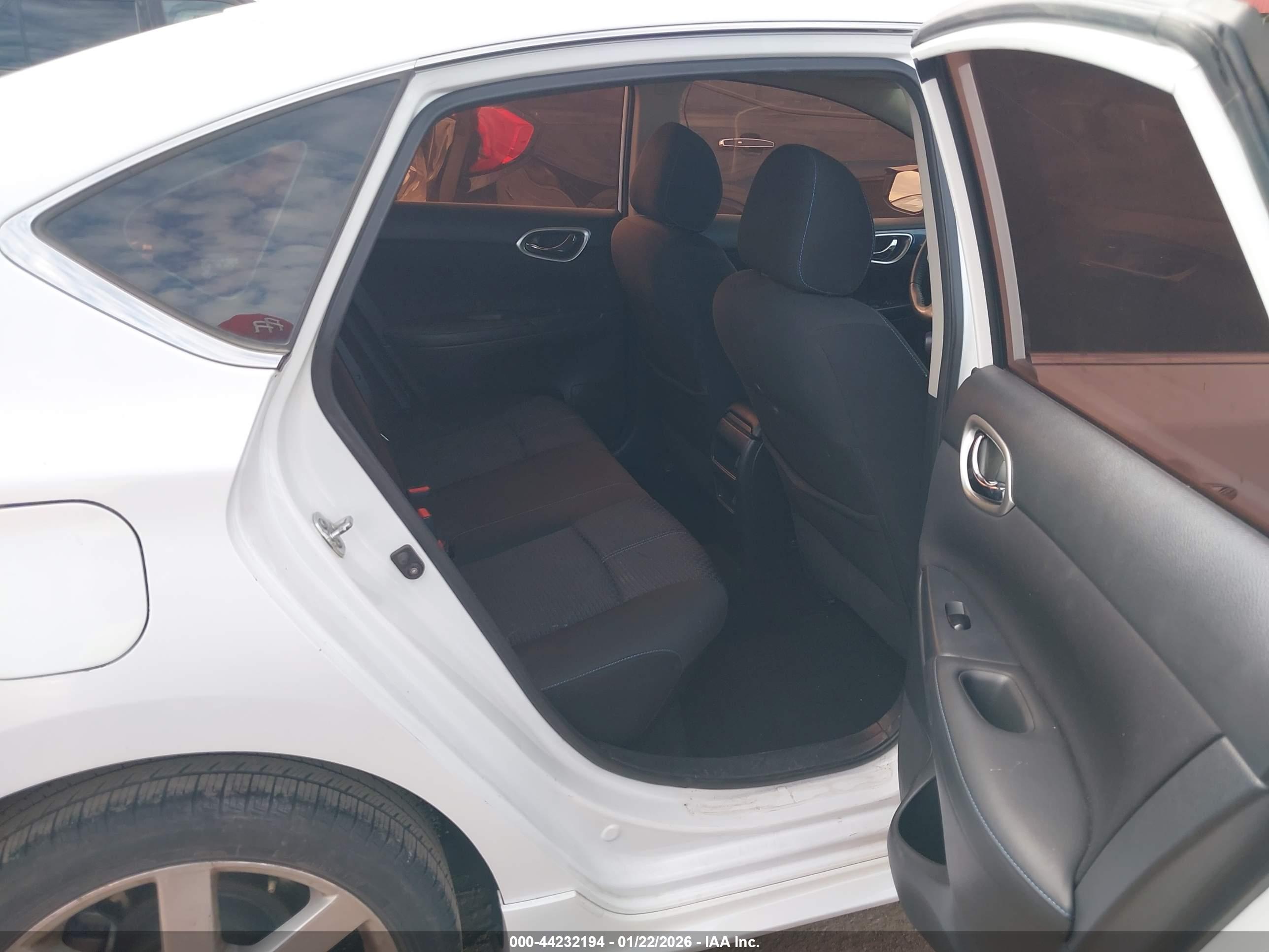NISSAN SENTRA image 8