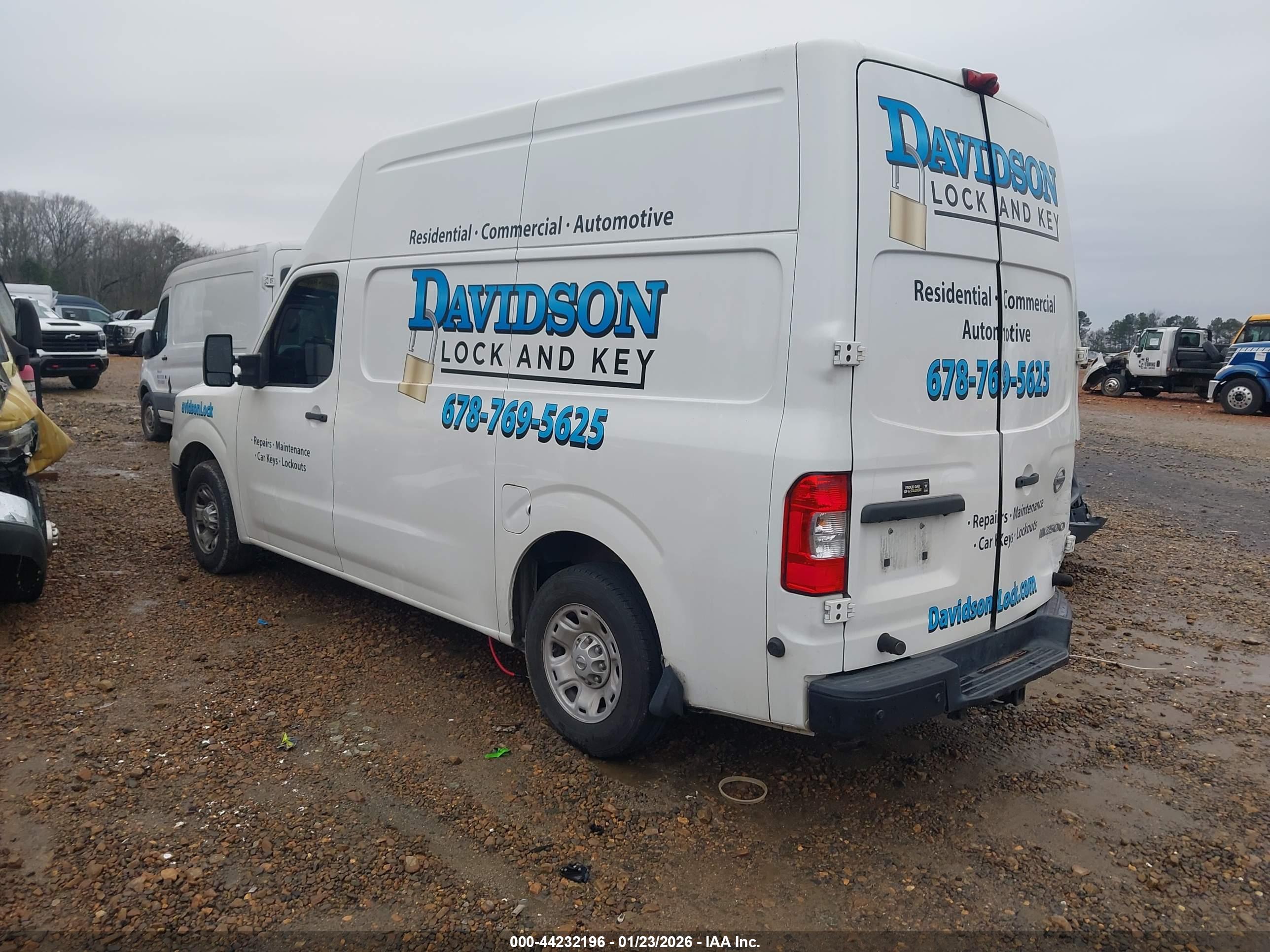 NISSAN NV image 3