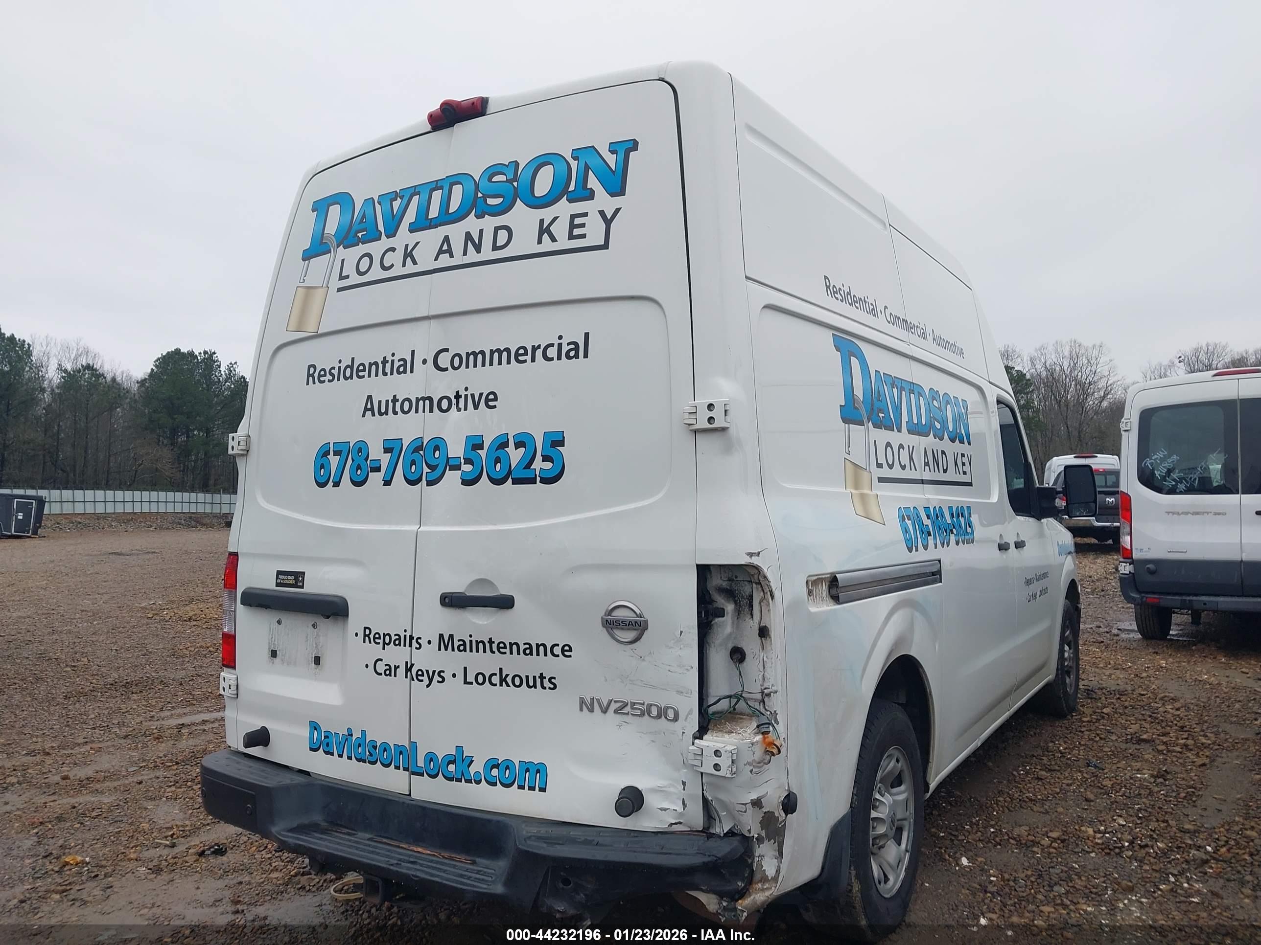 NISSAN NV image 6