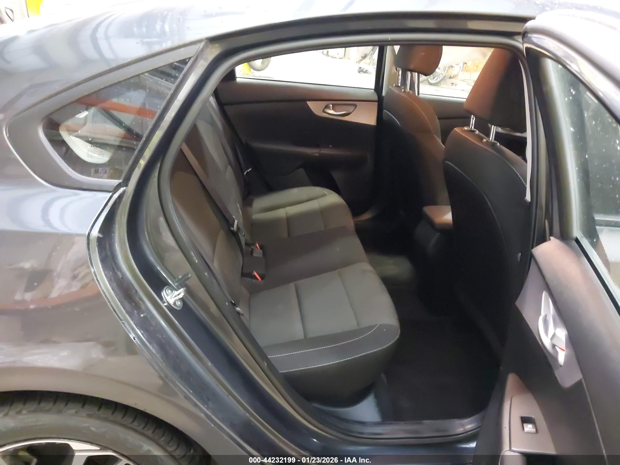 KIA FORTE image 8