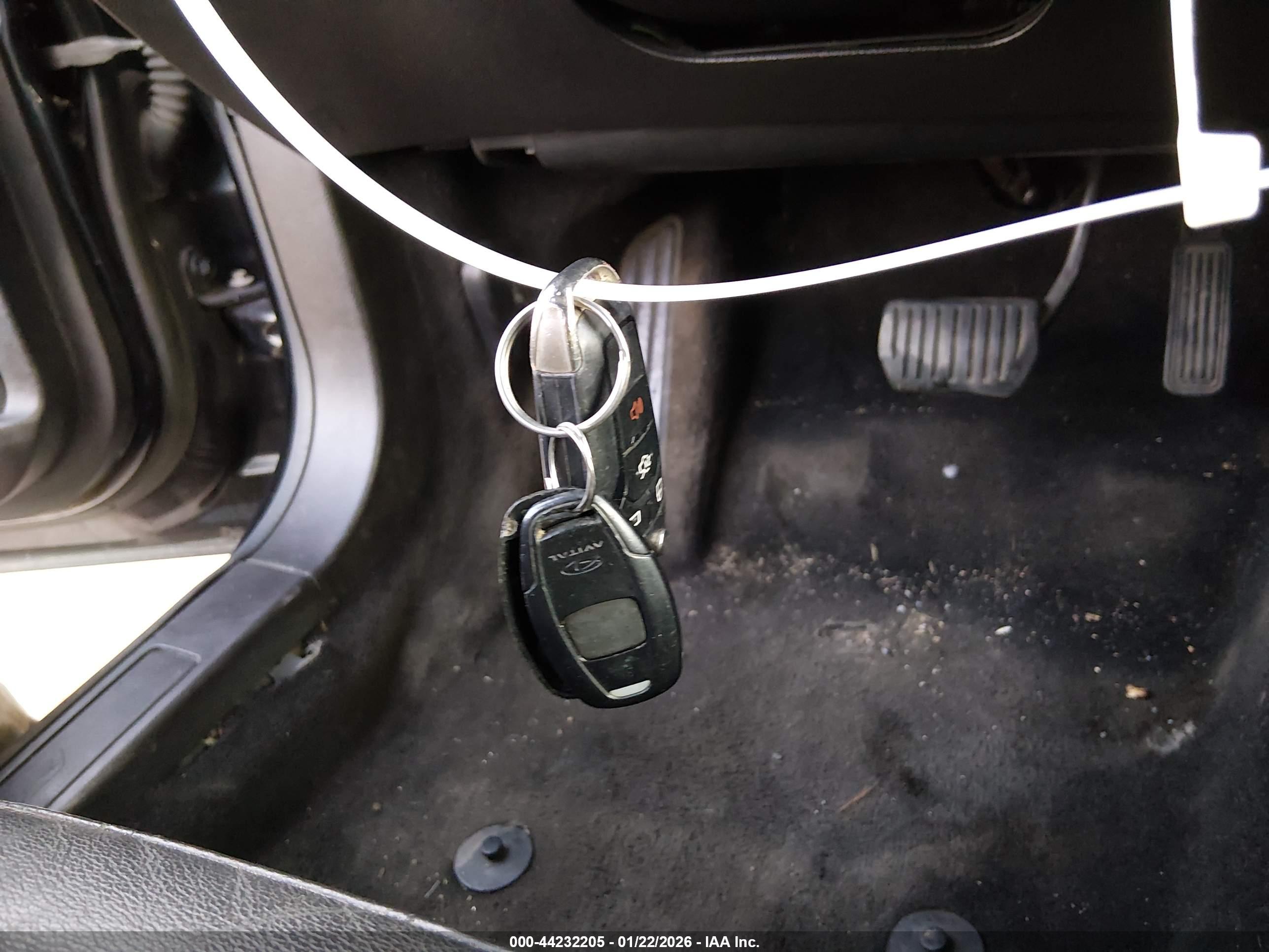 FORD FUSION image 11