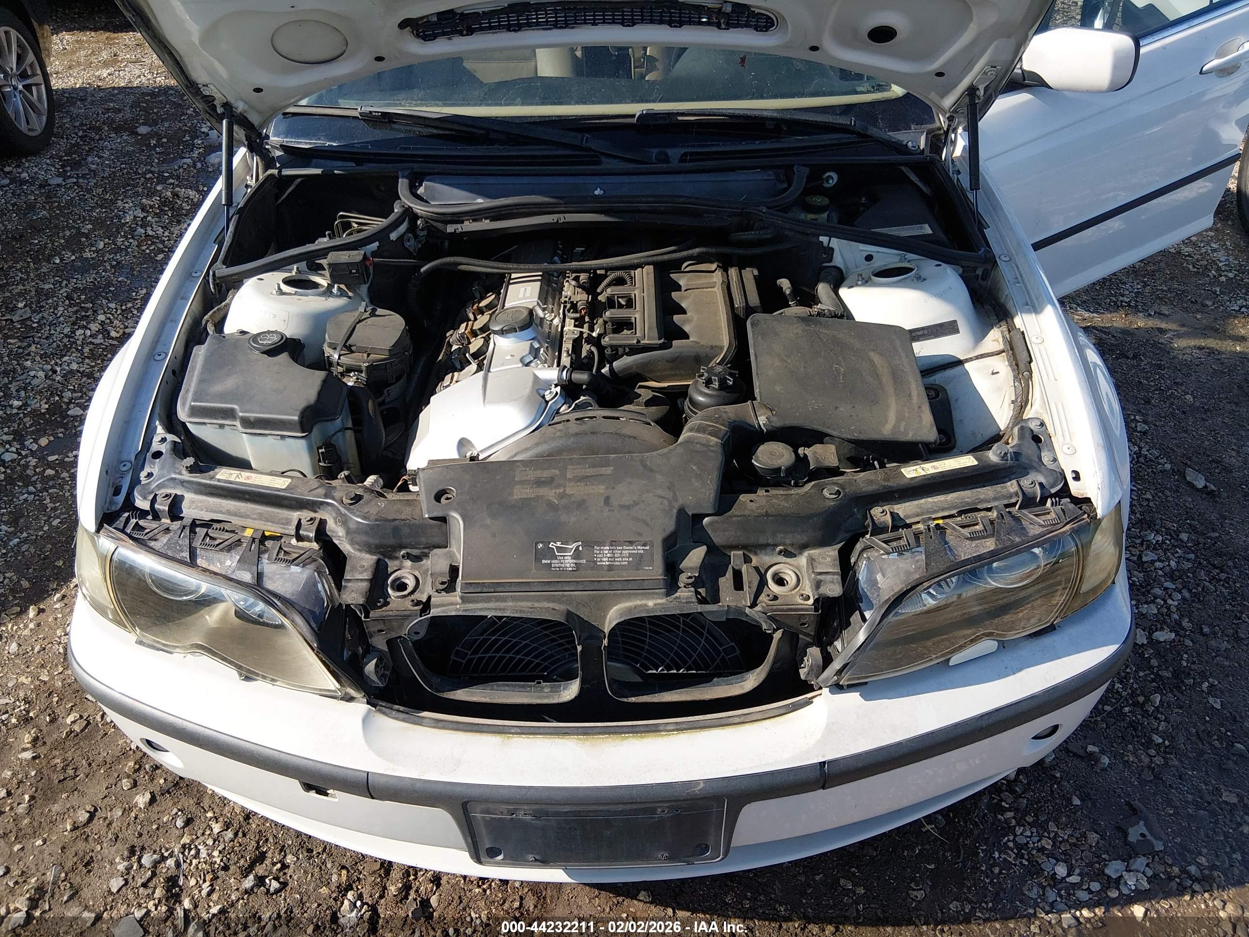 BMW 330XI image 10