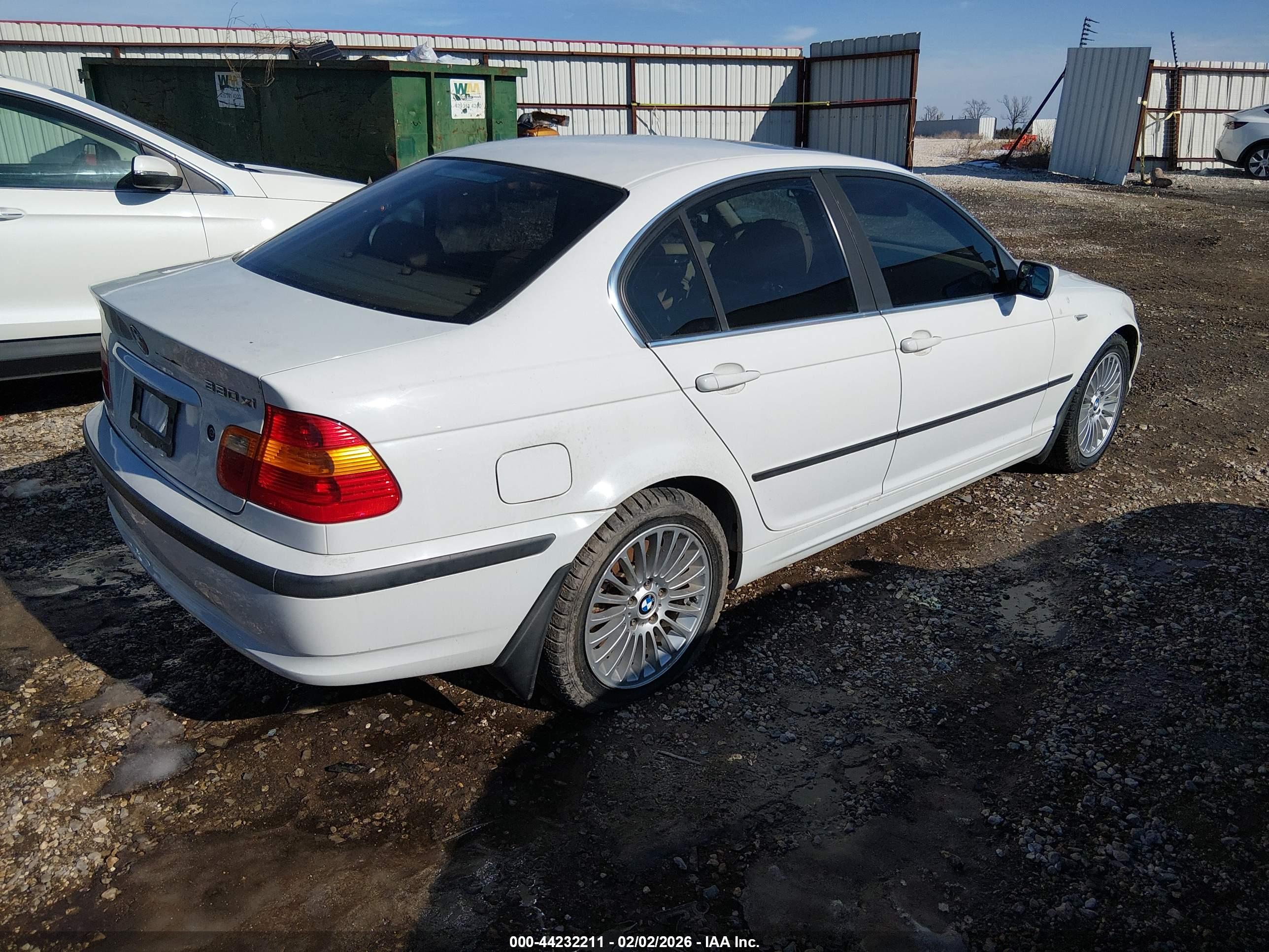 BMW 330XI image 4