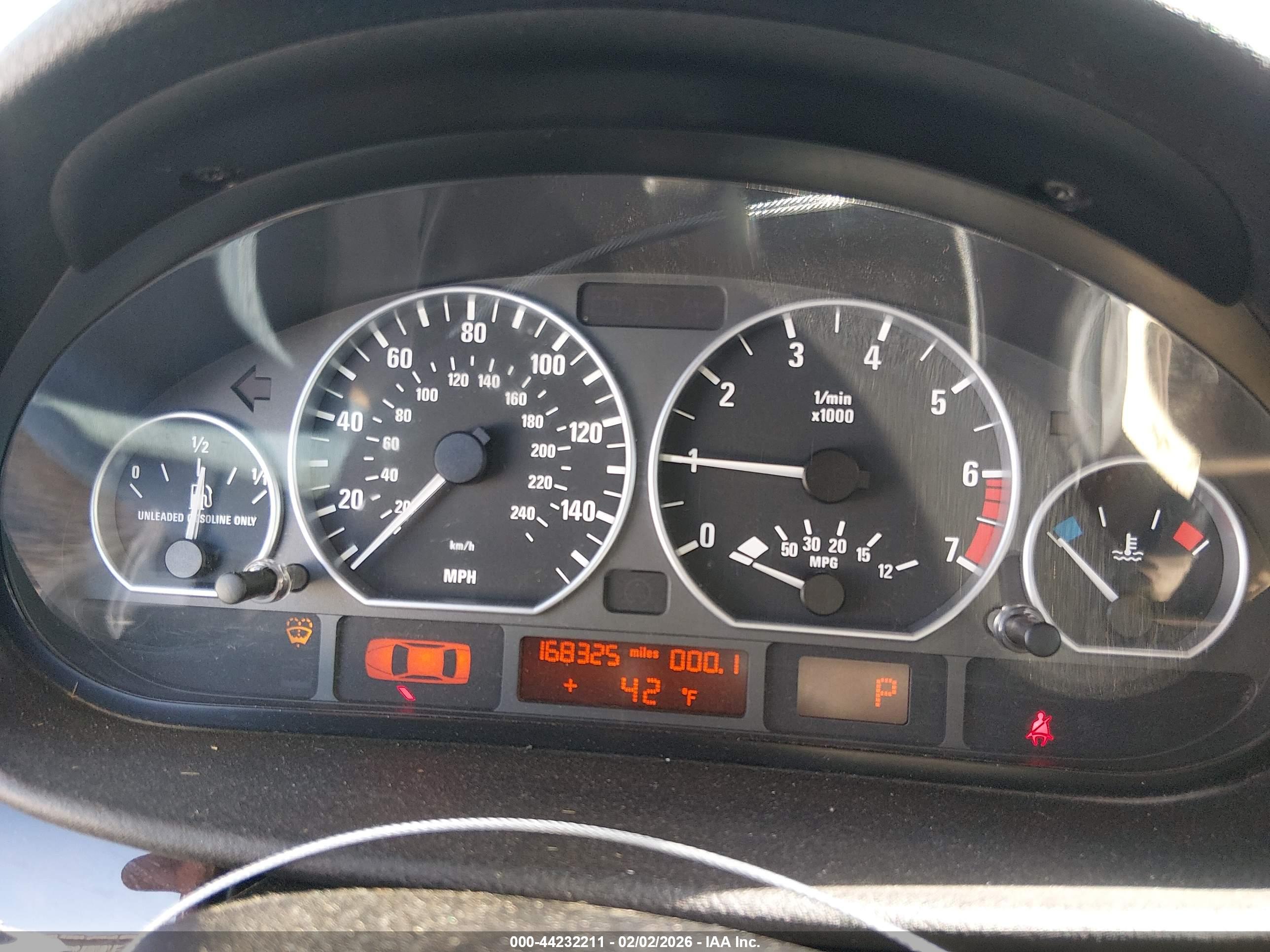 BMW 330XI image 7