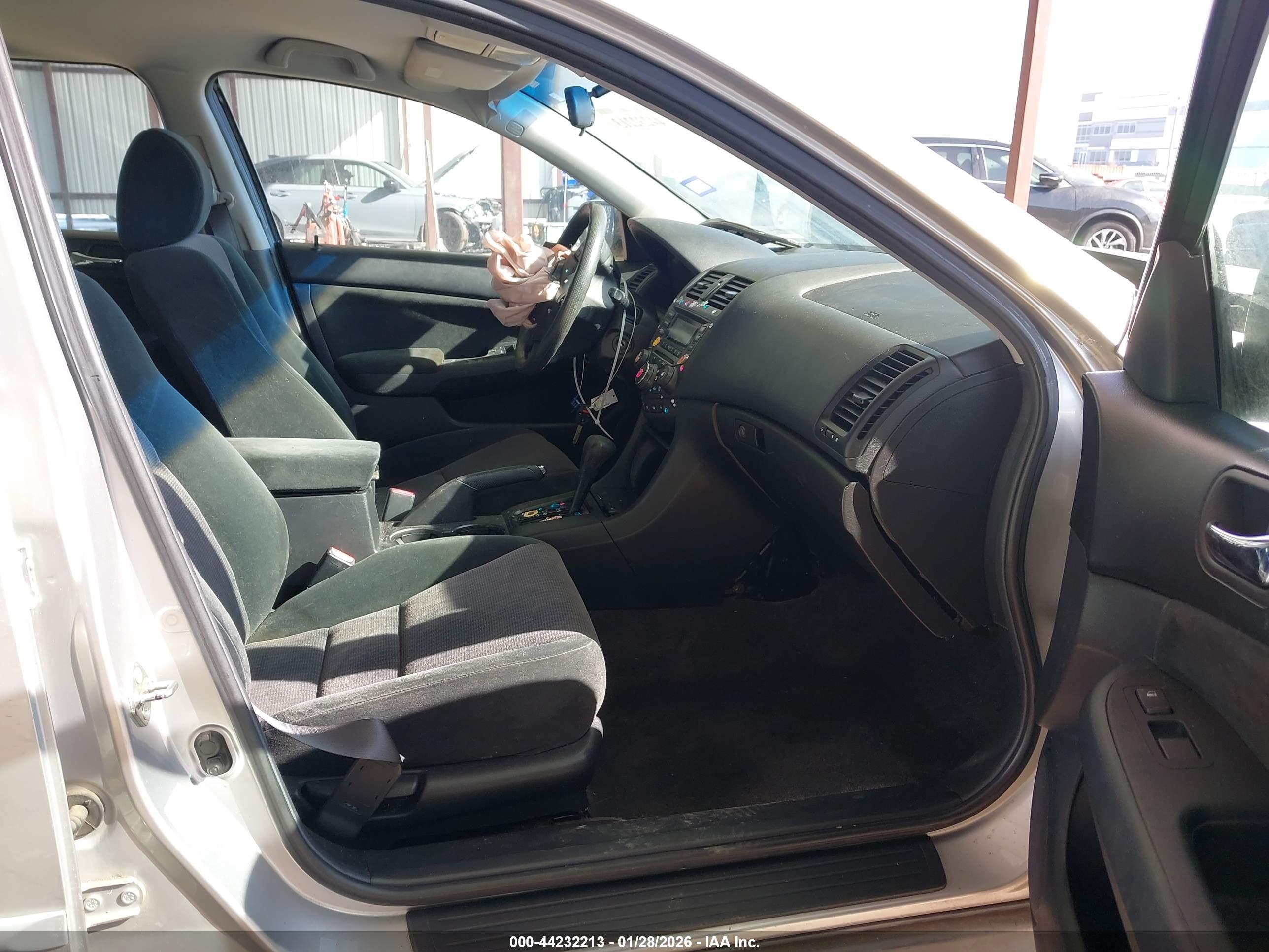 HONDA ACCORD image 5