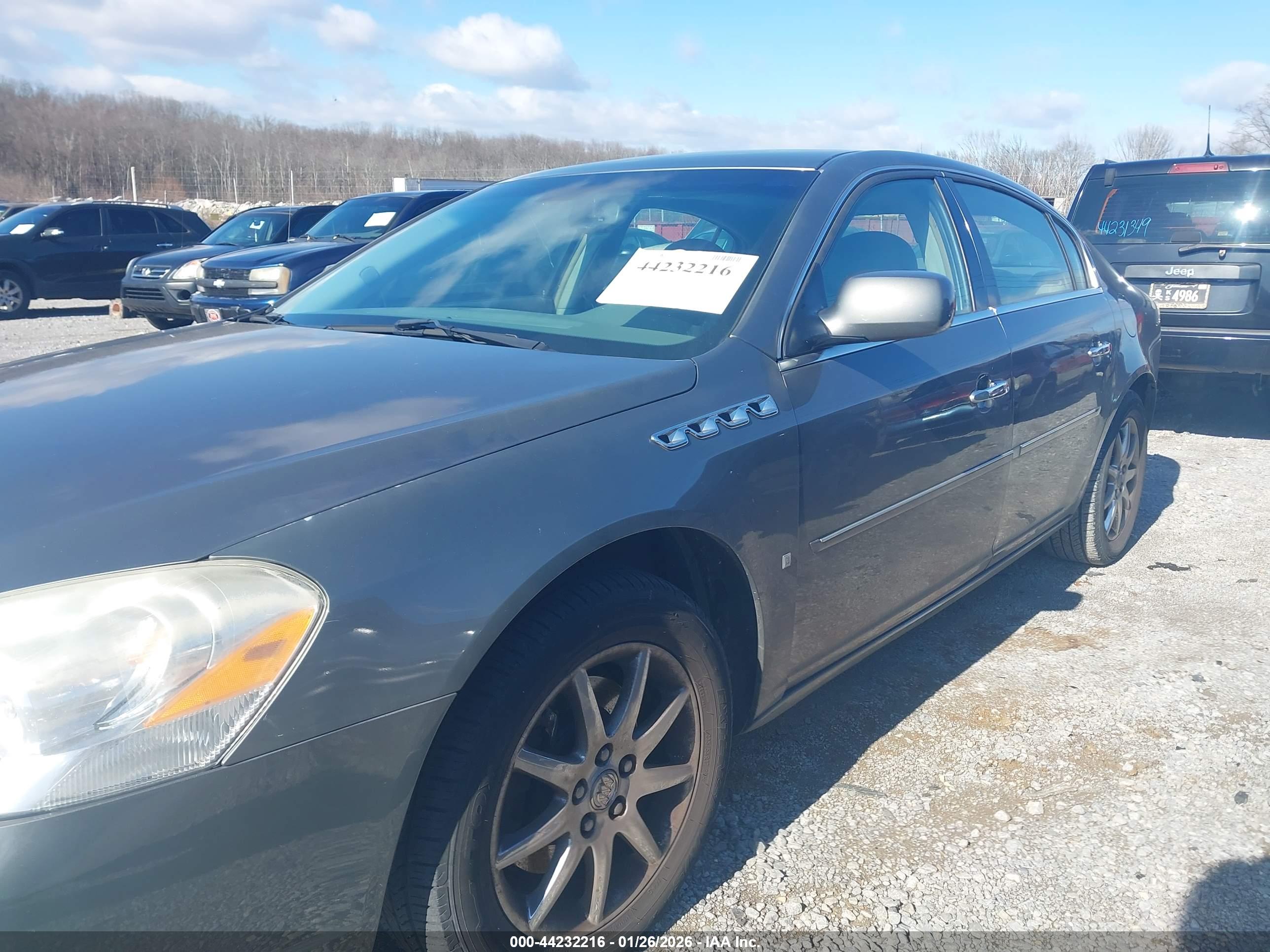 BUICK LUCERNE image 2
