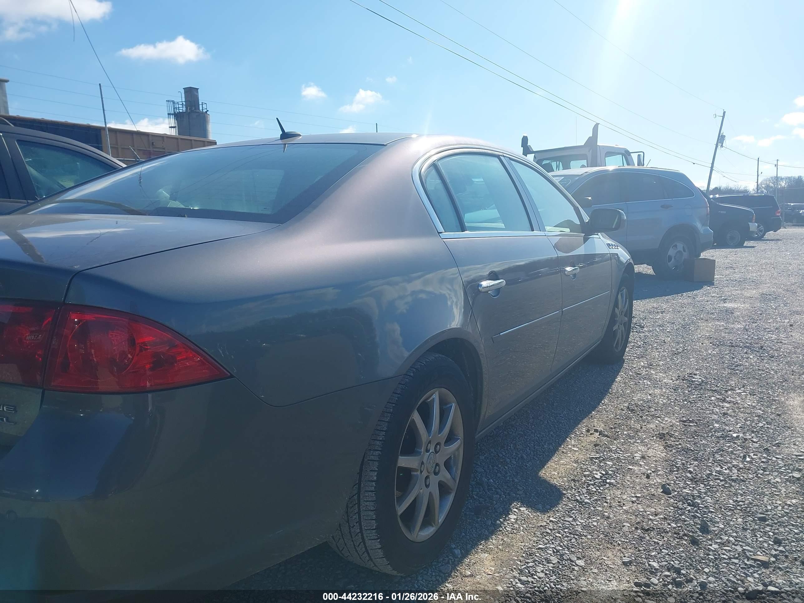 BUICK LUCERNE image 4