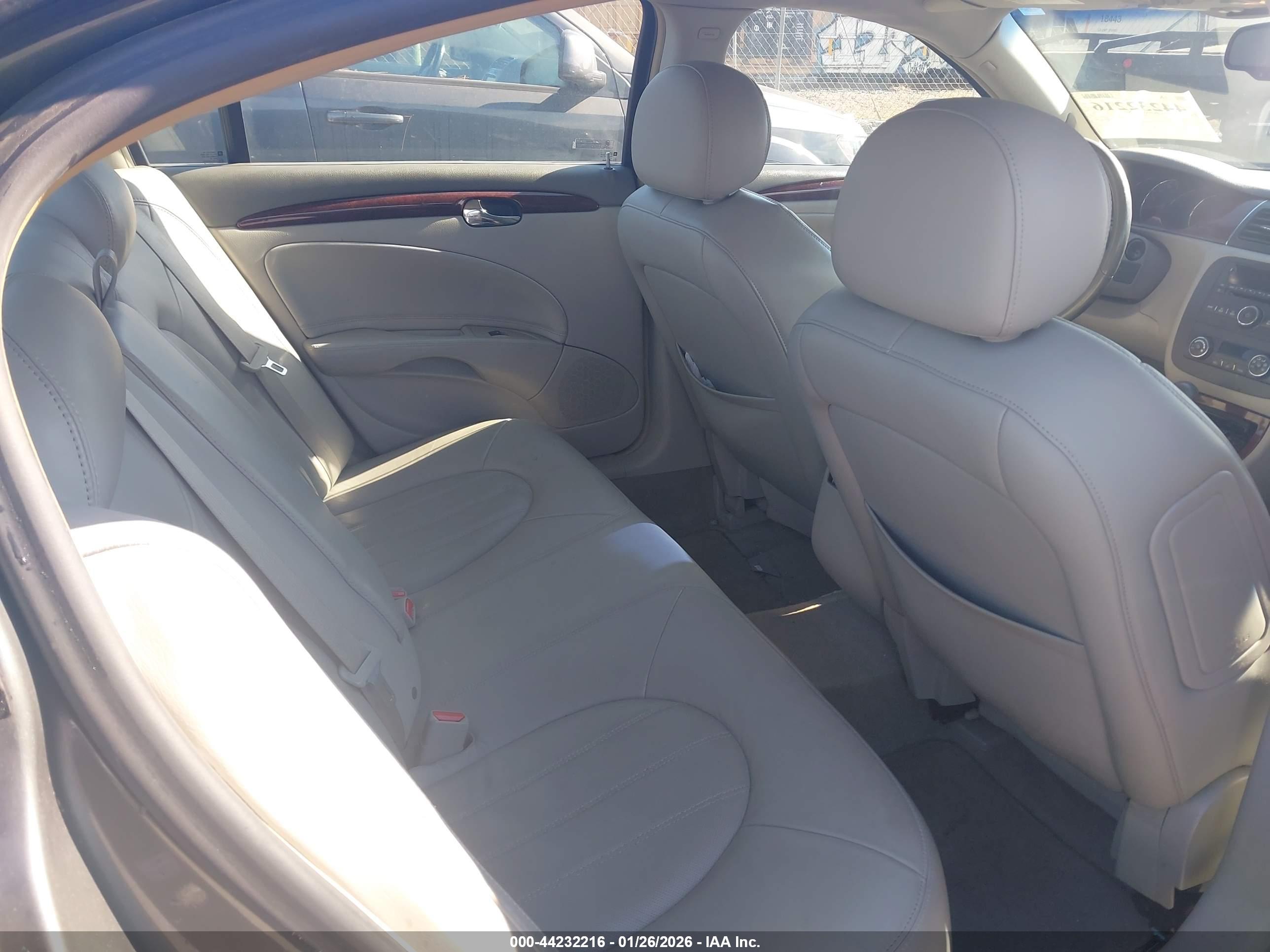 BUICK LUCERNE image 8