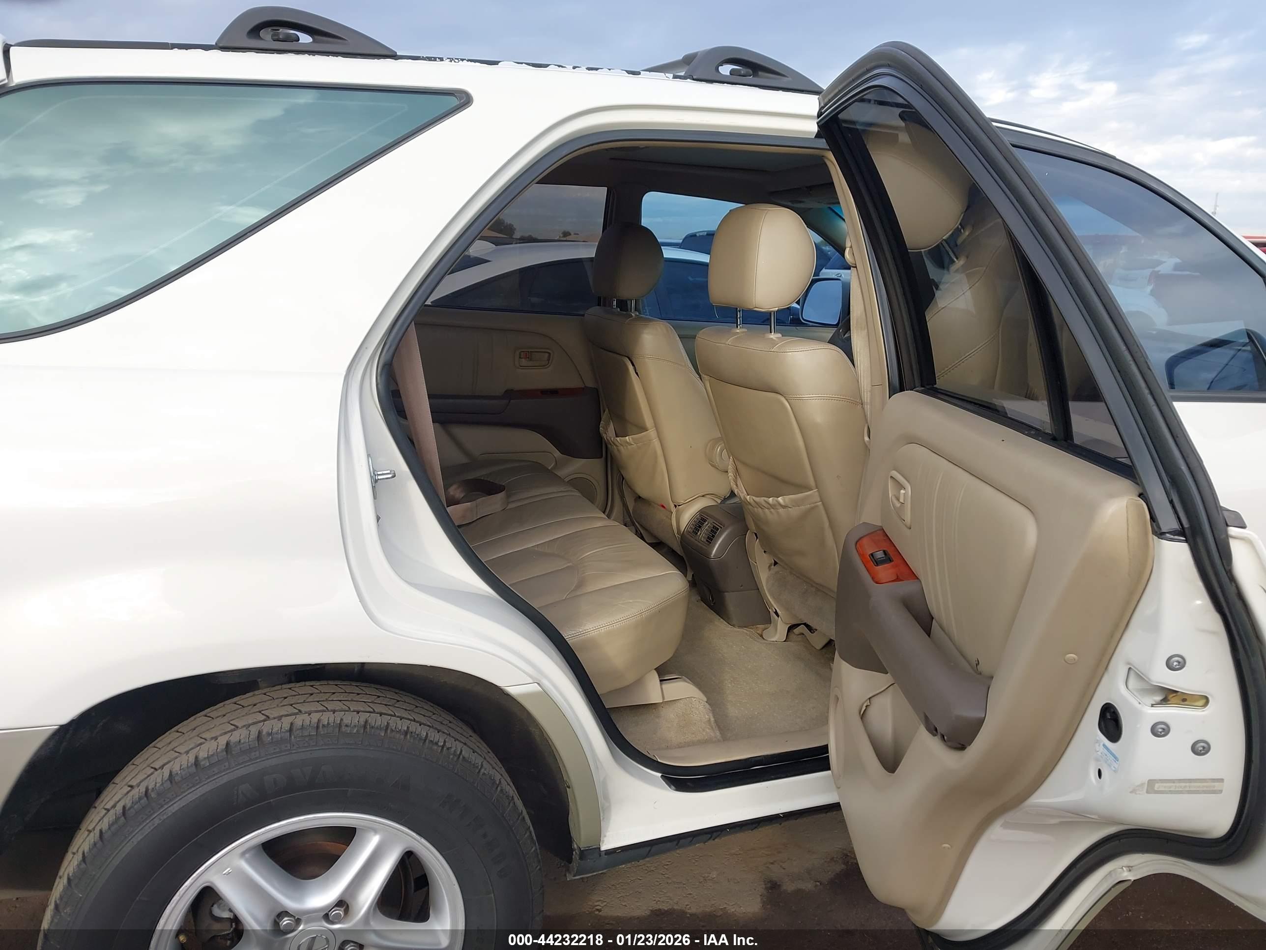 LEXUS RX image 8
