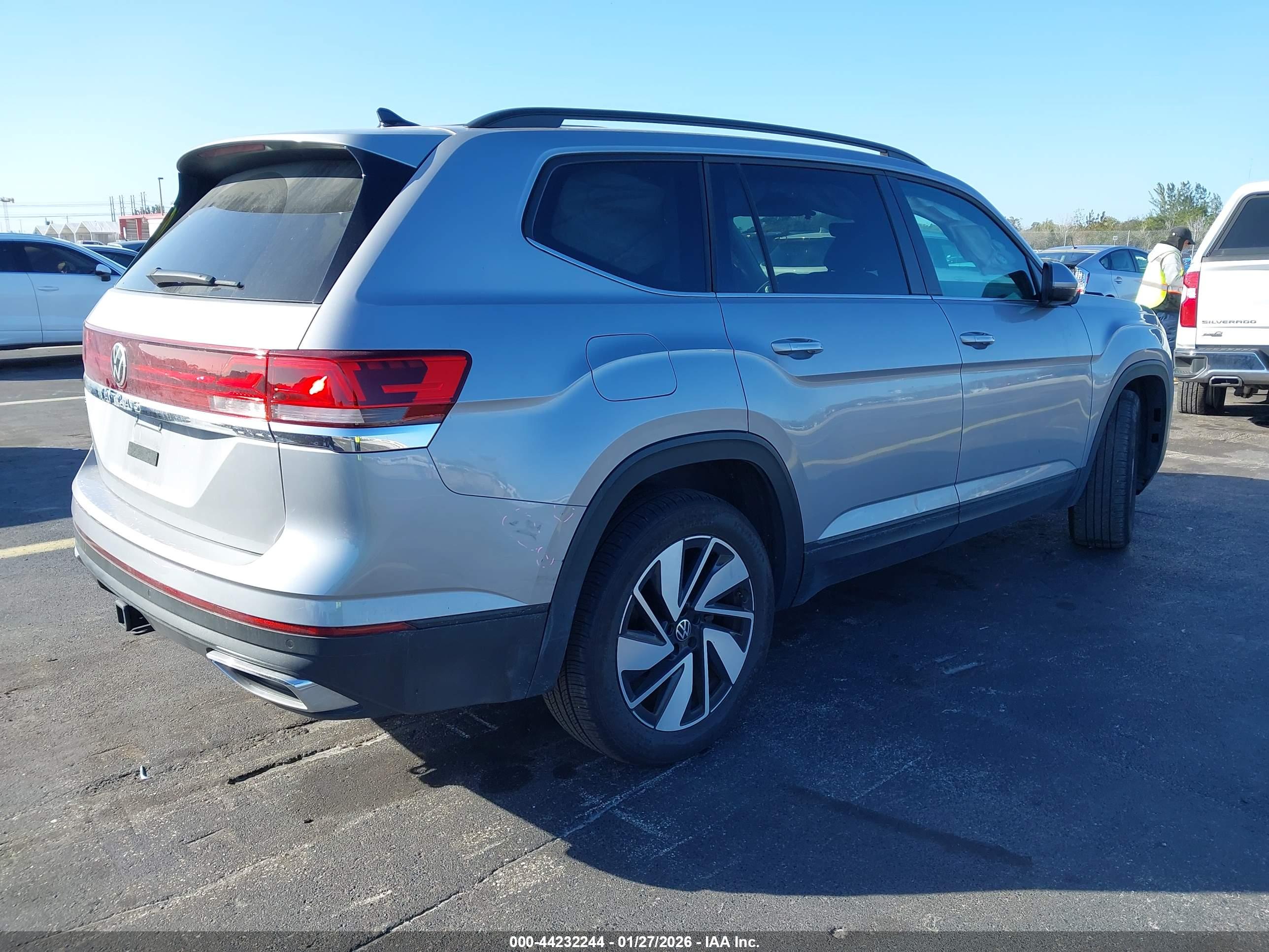 VOLKSWAGEN ATLAS image 4