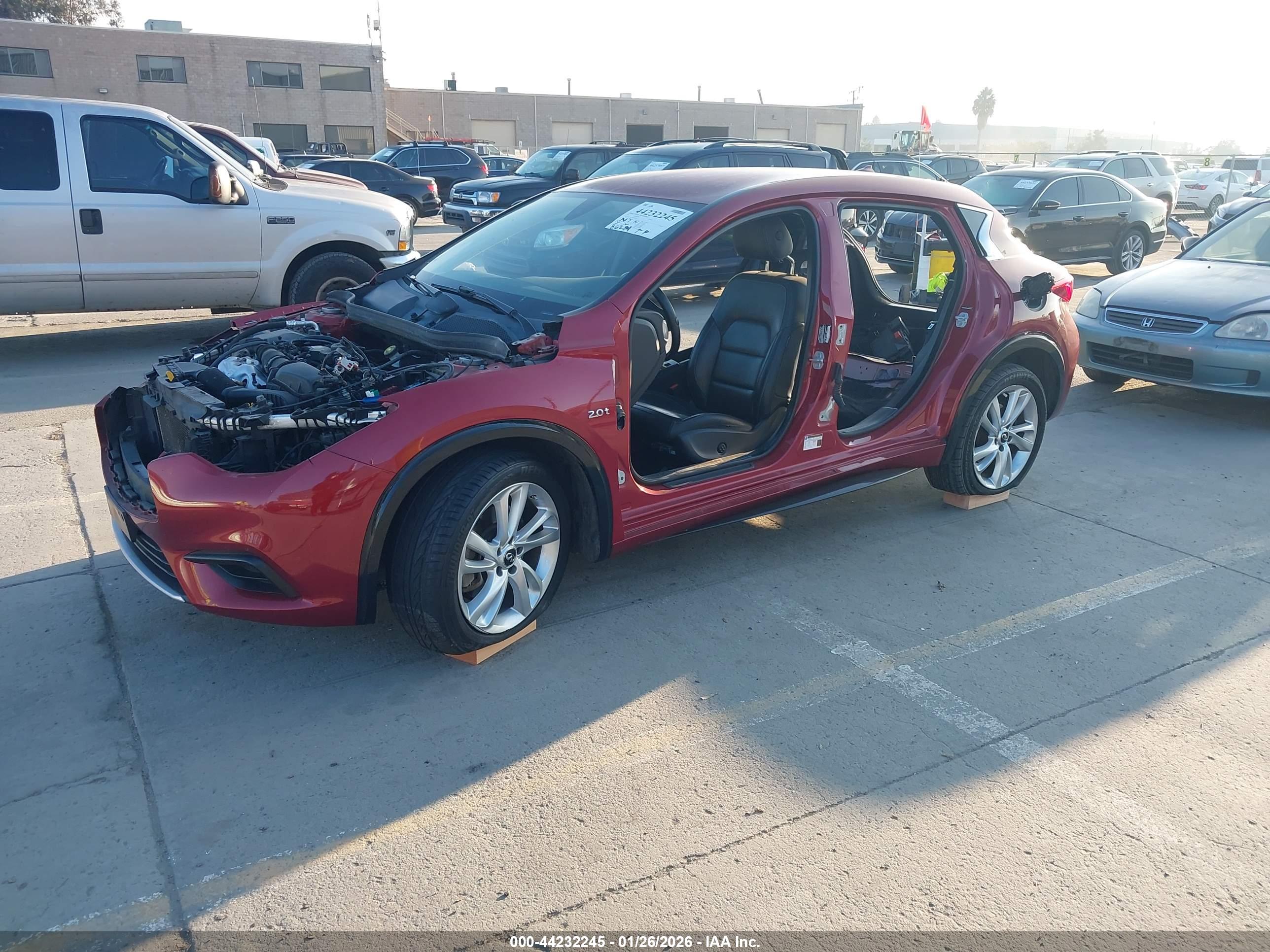 INFINITI QX30 image 2