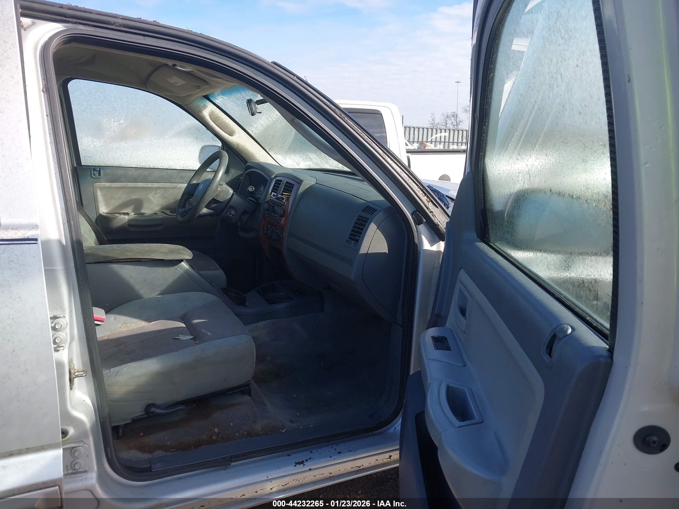 DODGE DAKOTA image 5