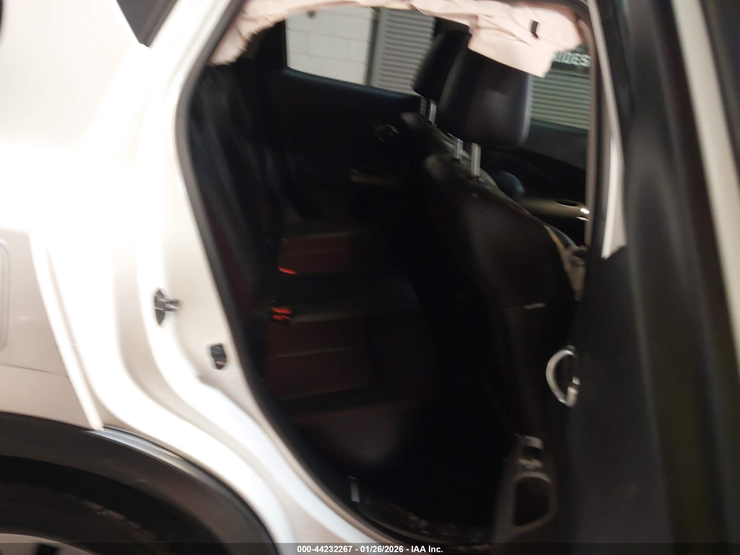 NISSAN JUKE image 8