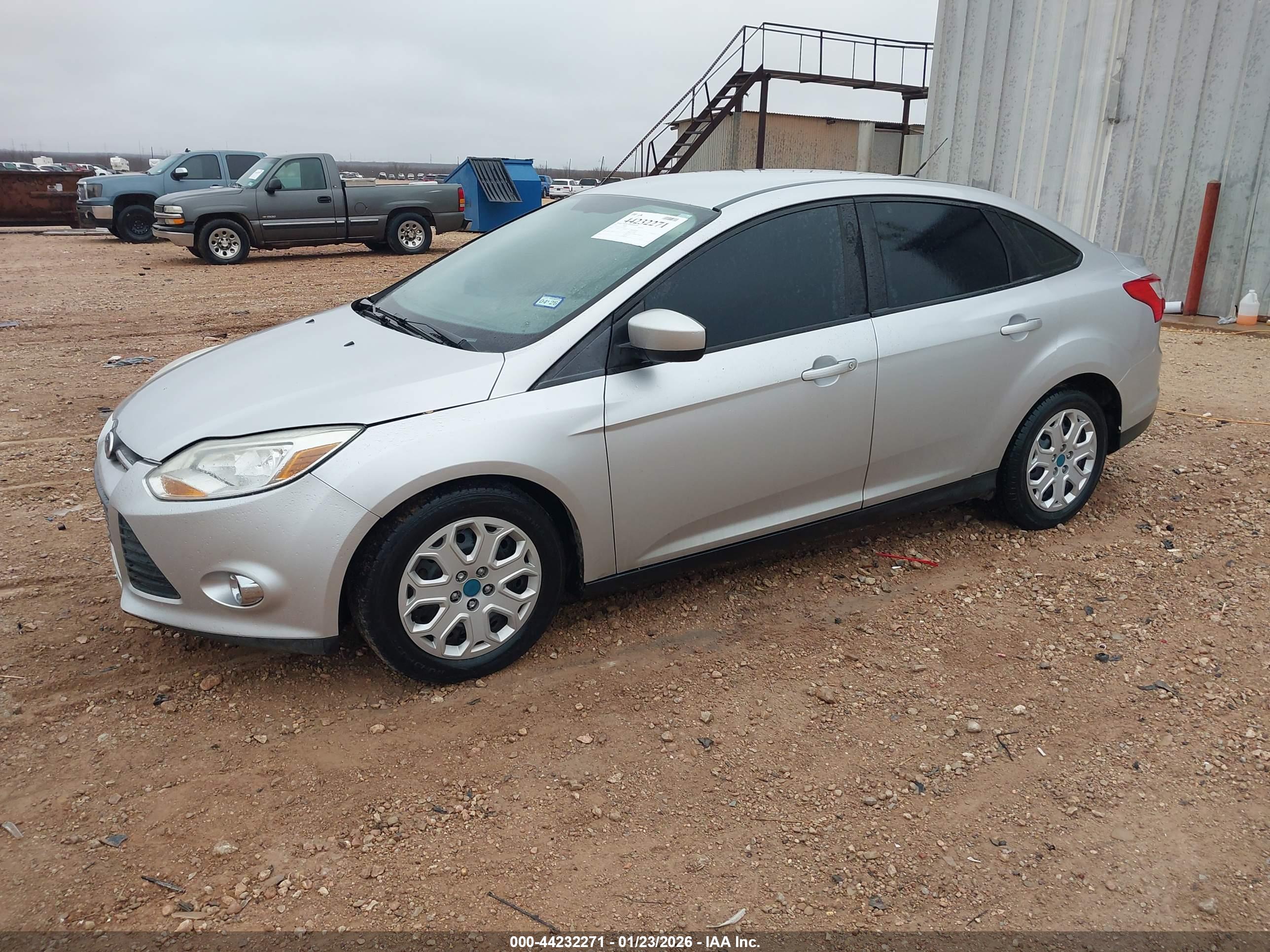 FORD FOCUS image 2