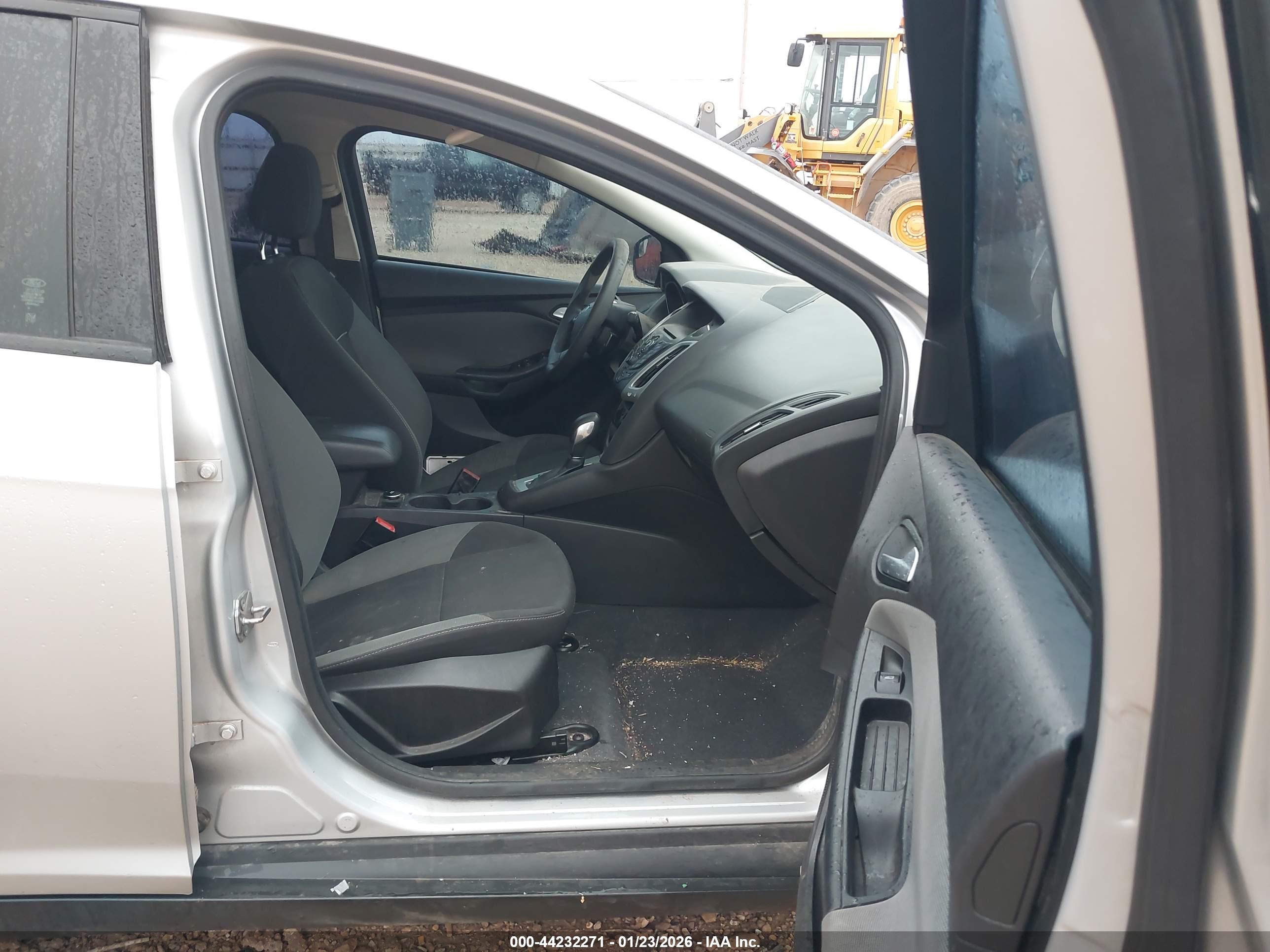 FORD FOCUS image 5