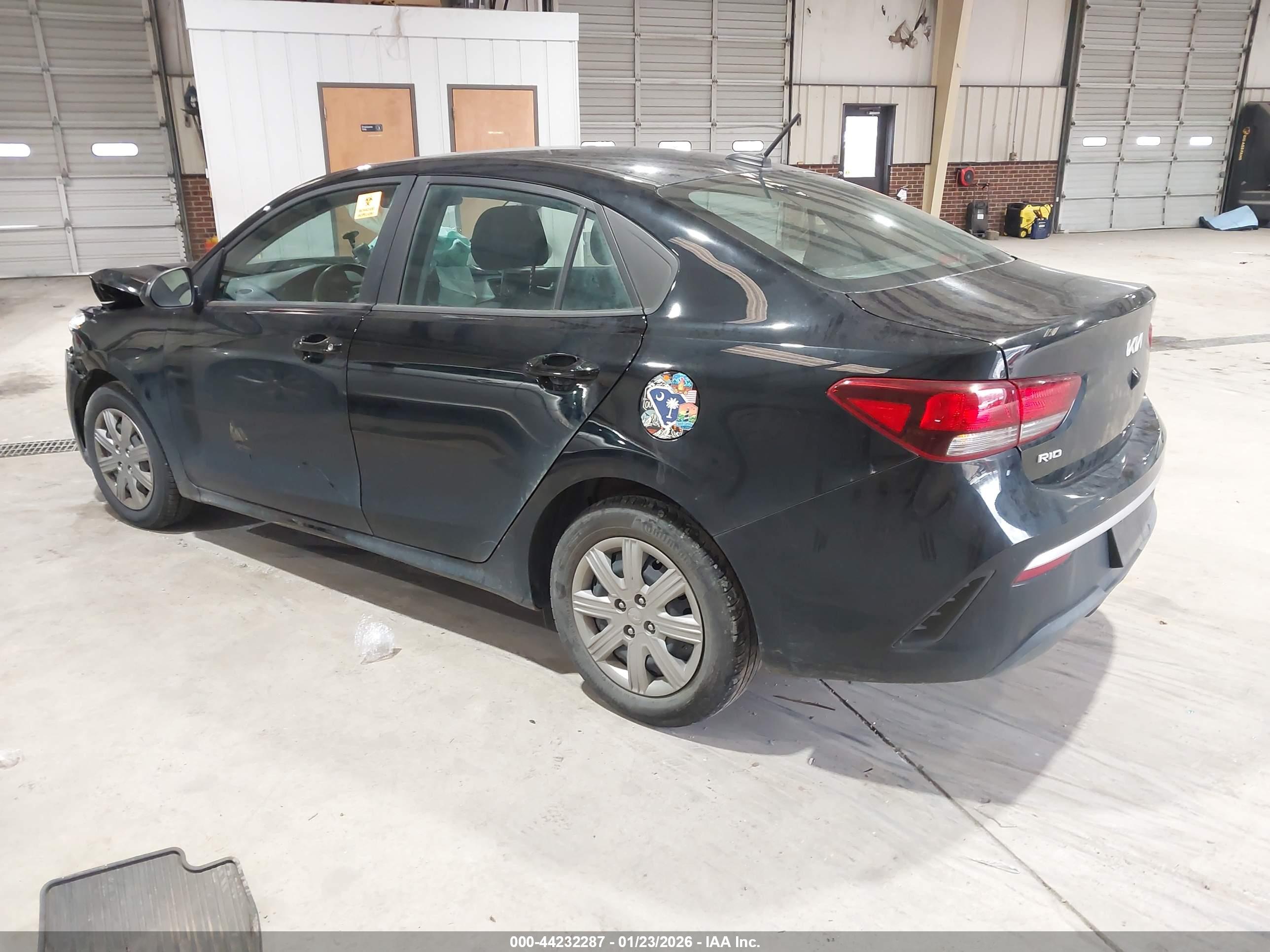 KIA RIO image 3