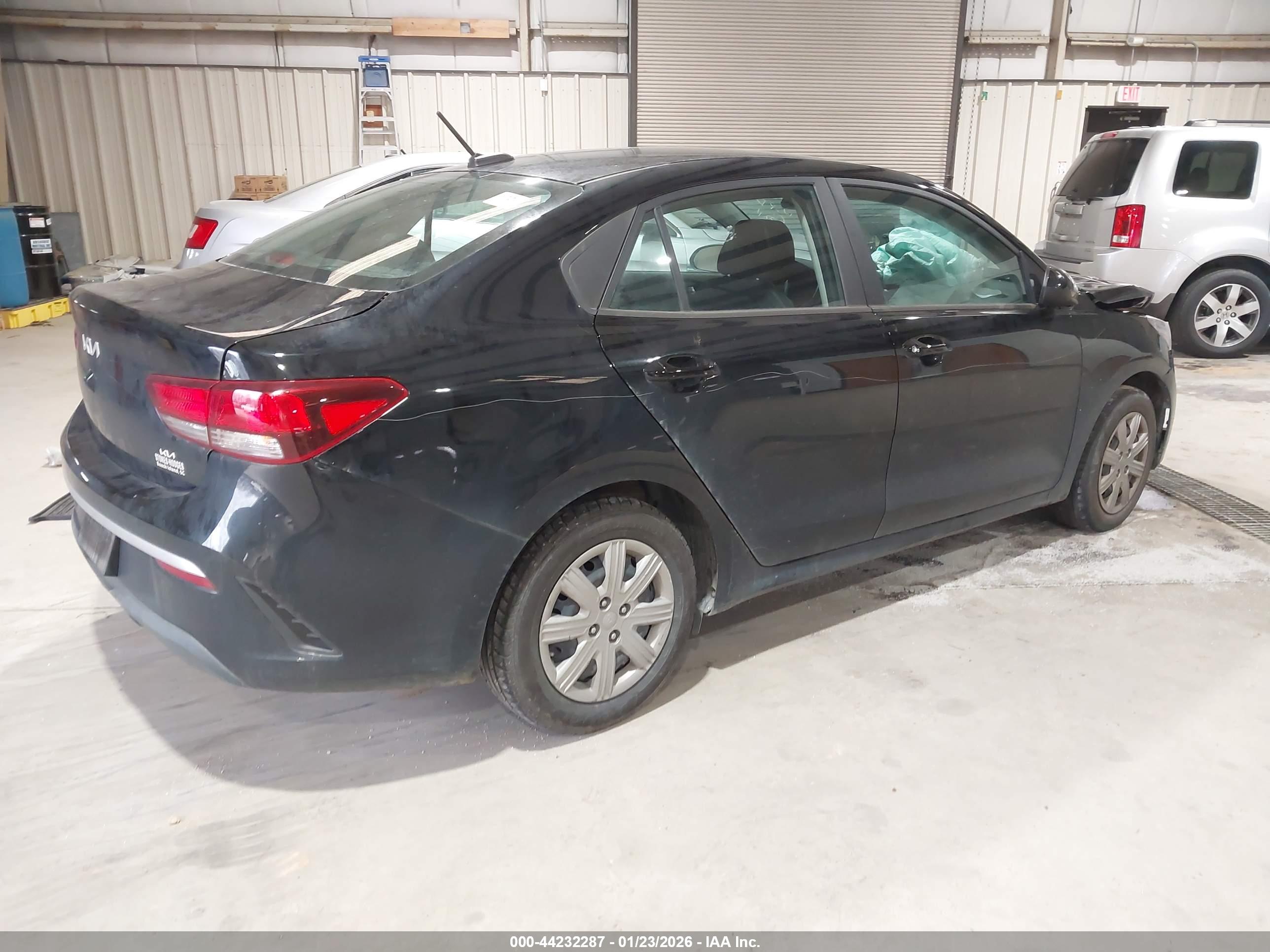 KIA RIO image 4