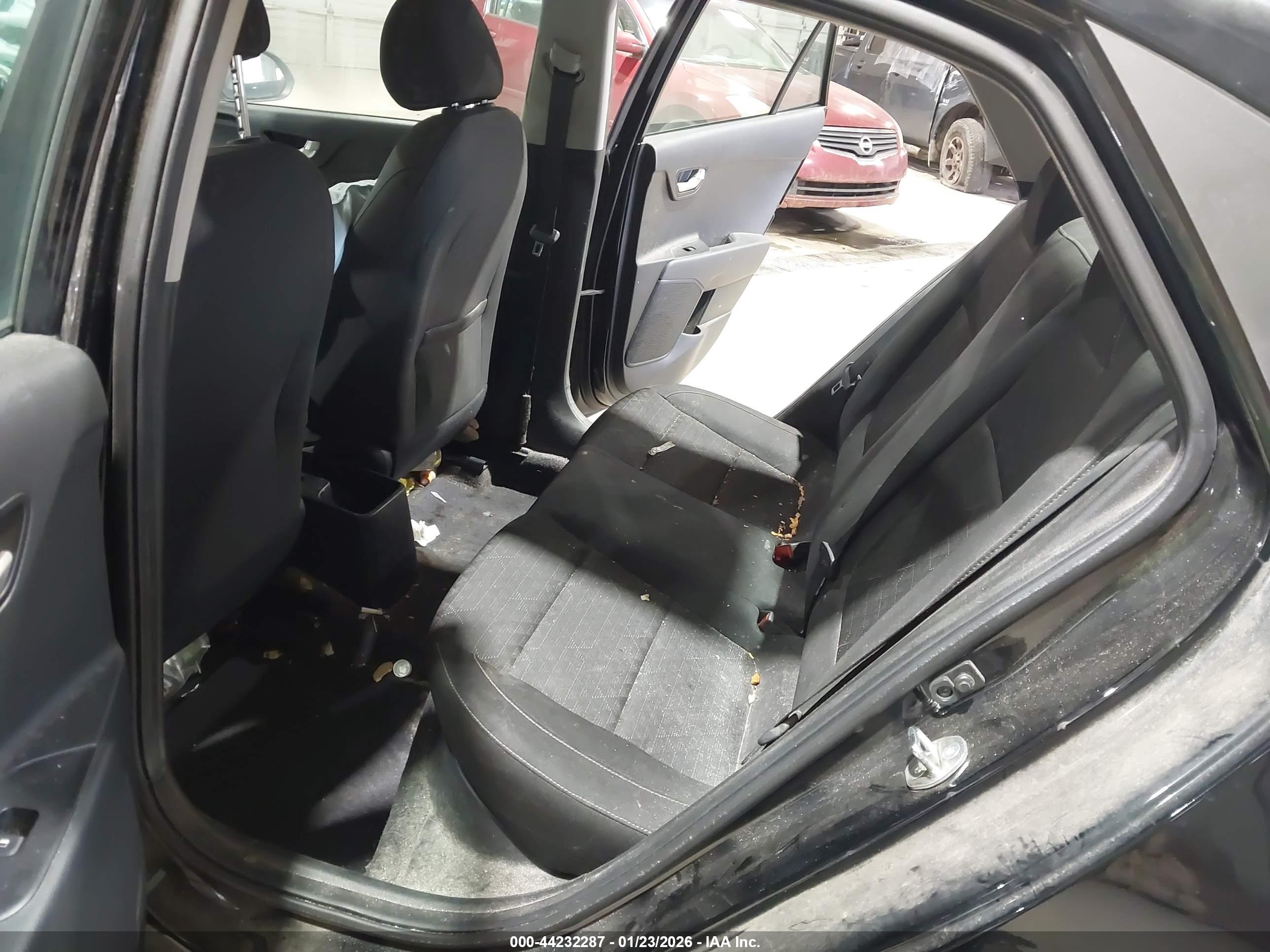 KIA RIO image 8