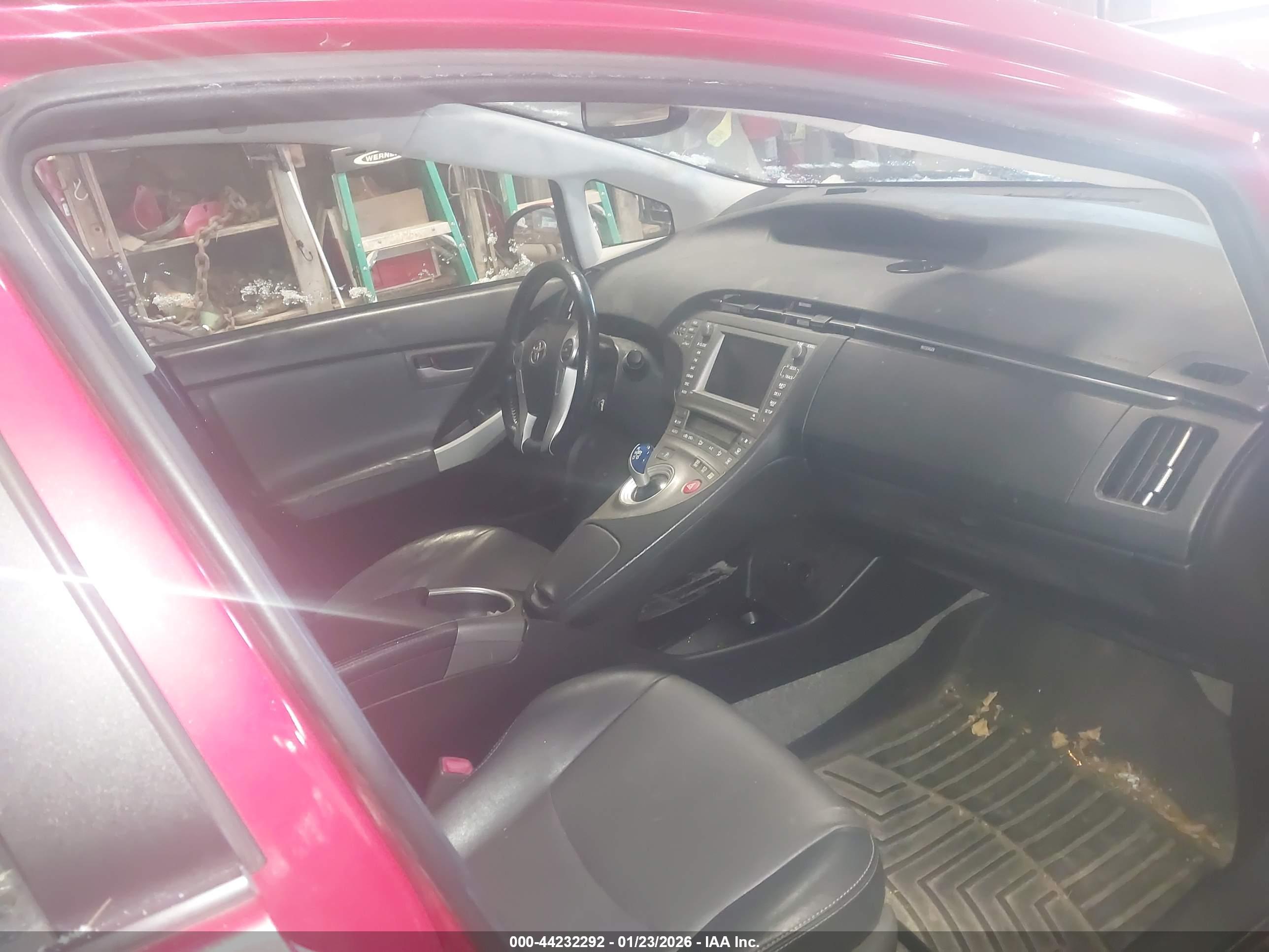 TOYOTA PRIUS image 5