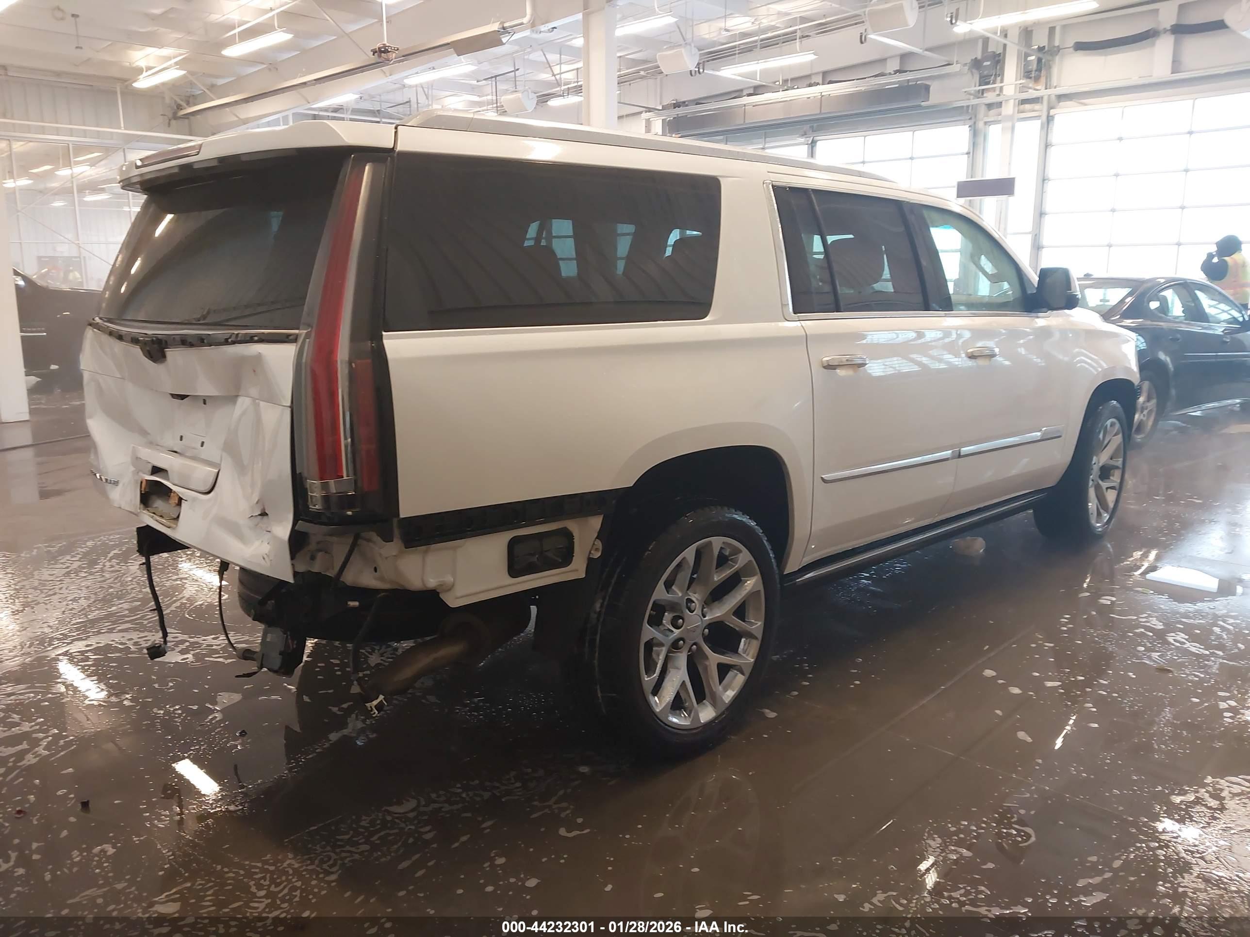 CADILLAC ESCALADE image 4