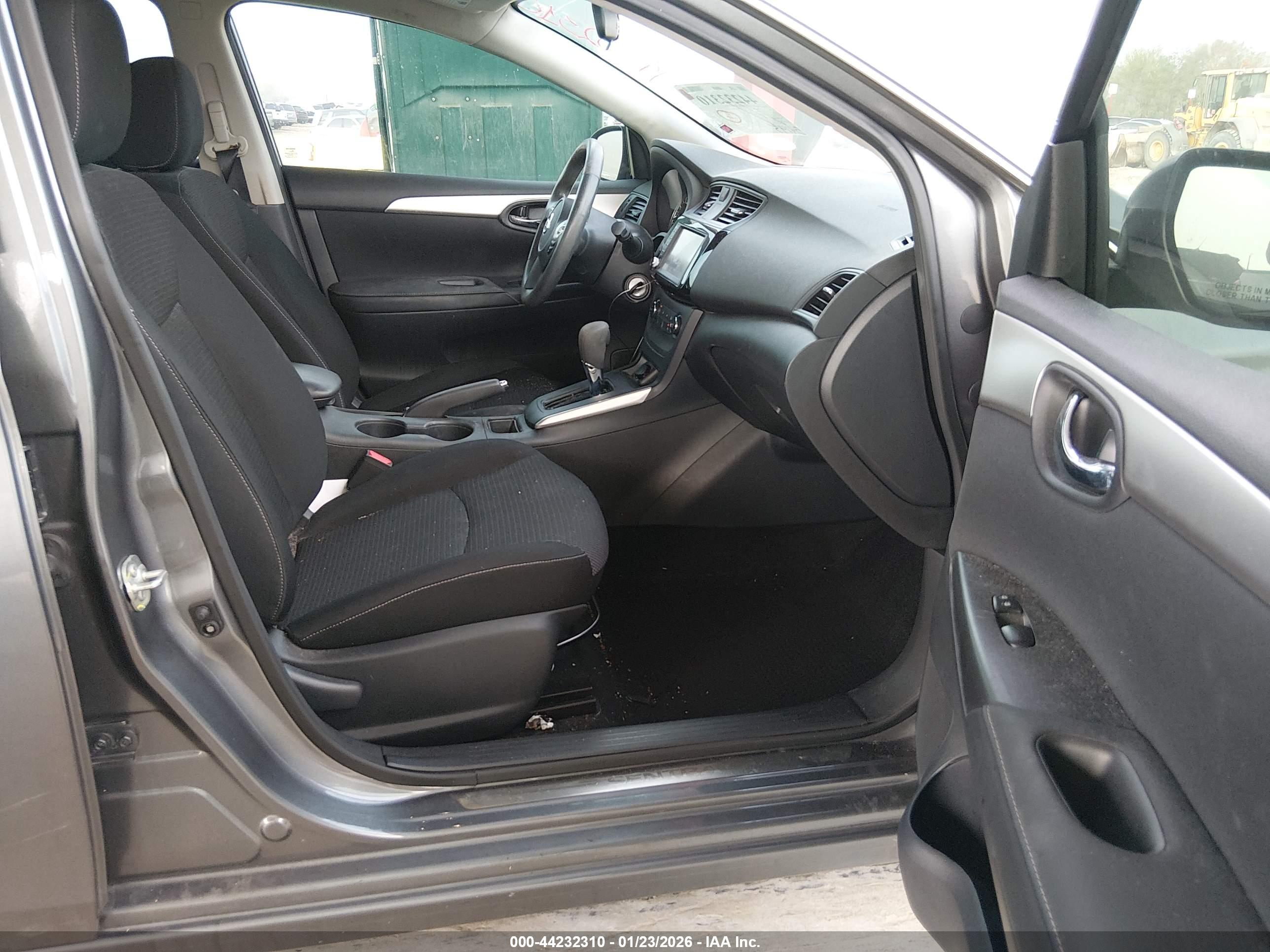 NISSAN SENTRA image 5