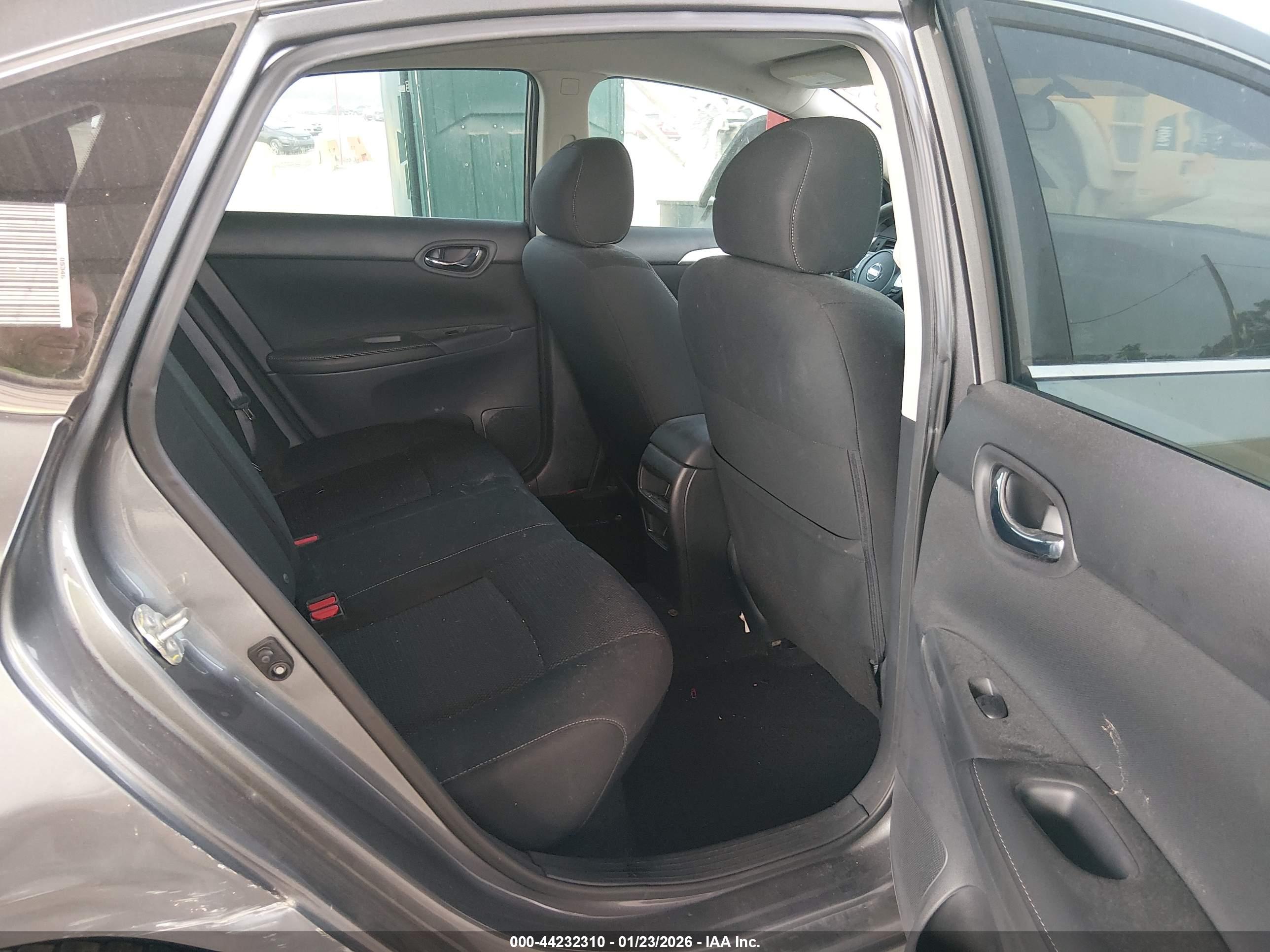 NISSAN SENTRA image 8