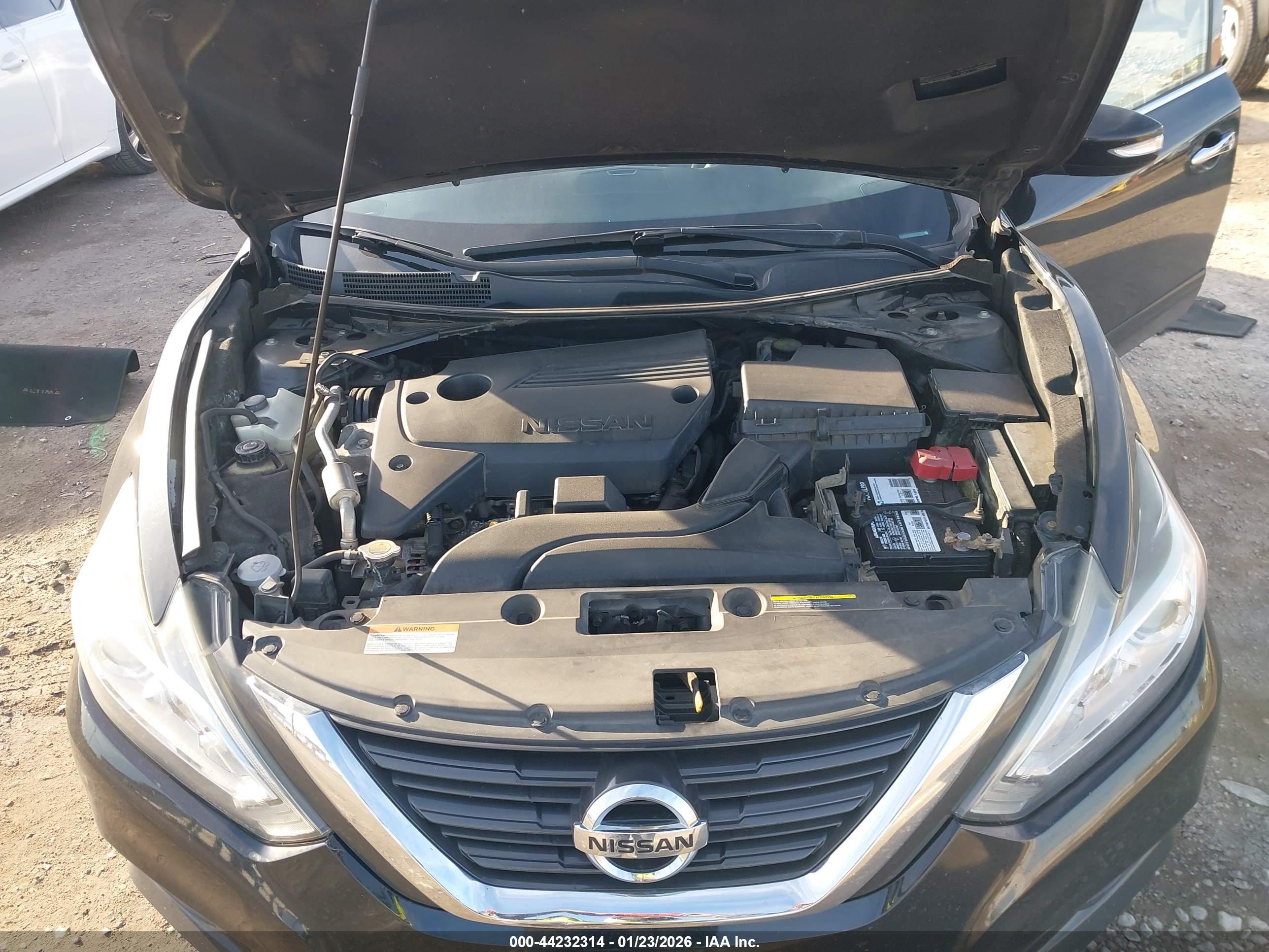 NISSAN ALTIMA image 10