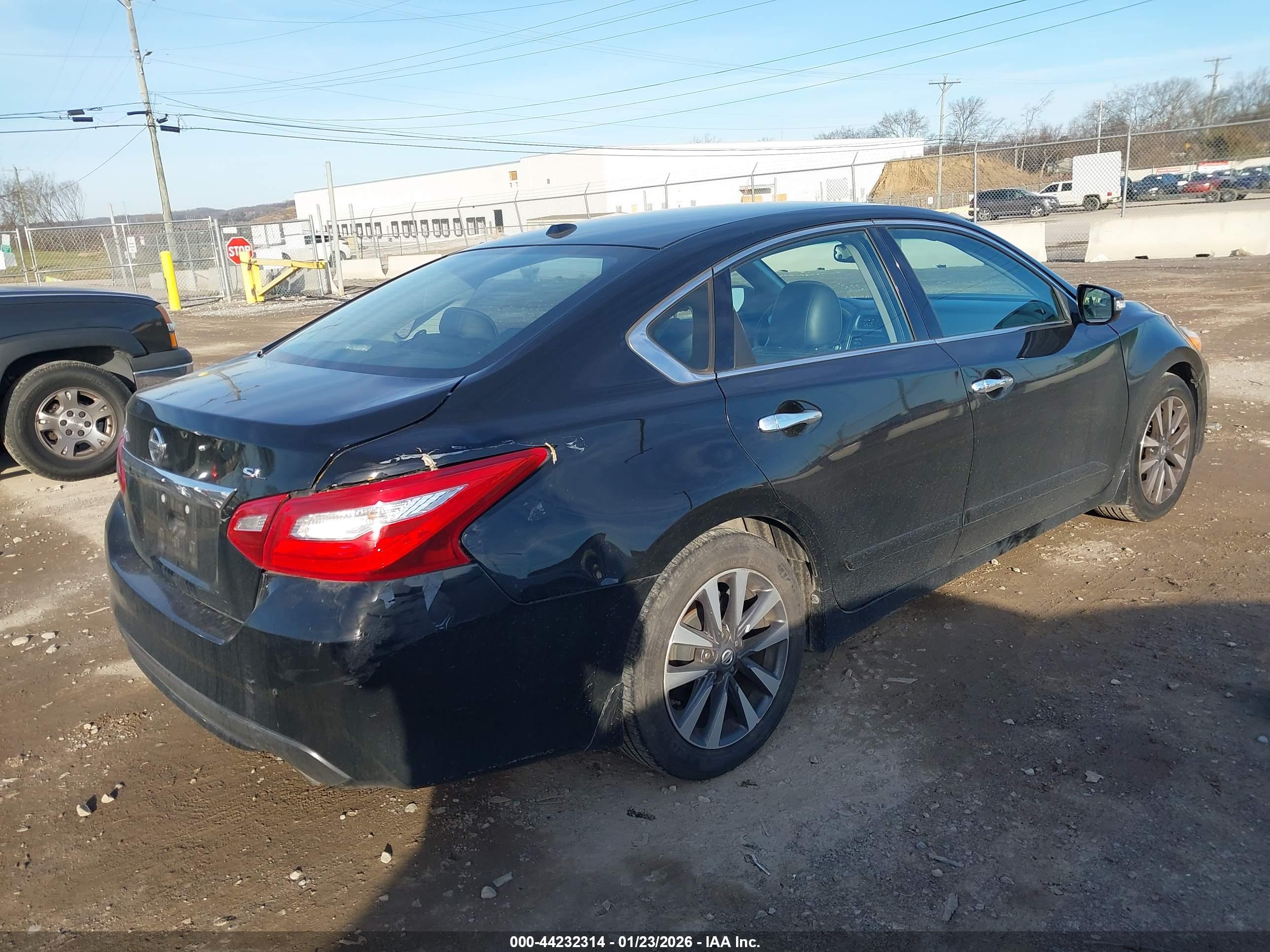 NISSAN ALTIMA image 4
