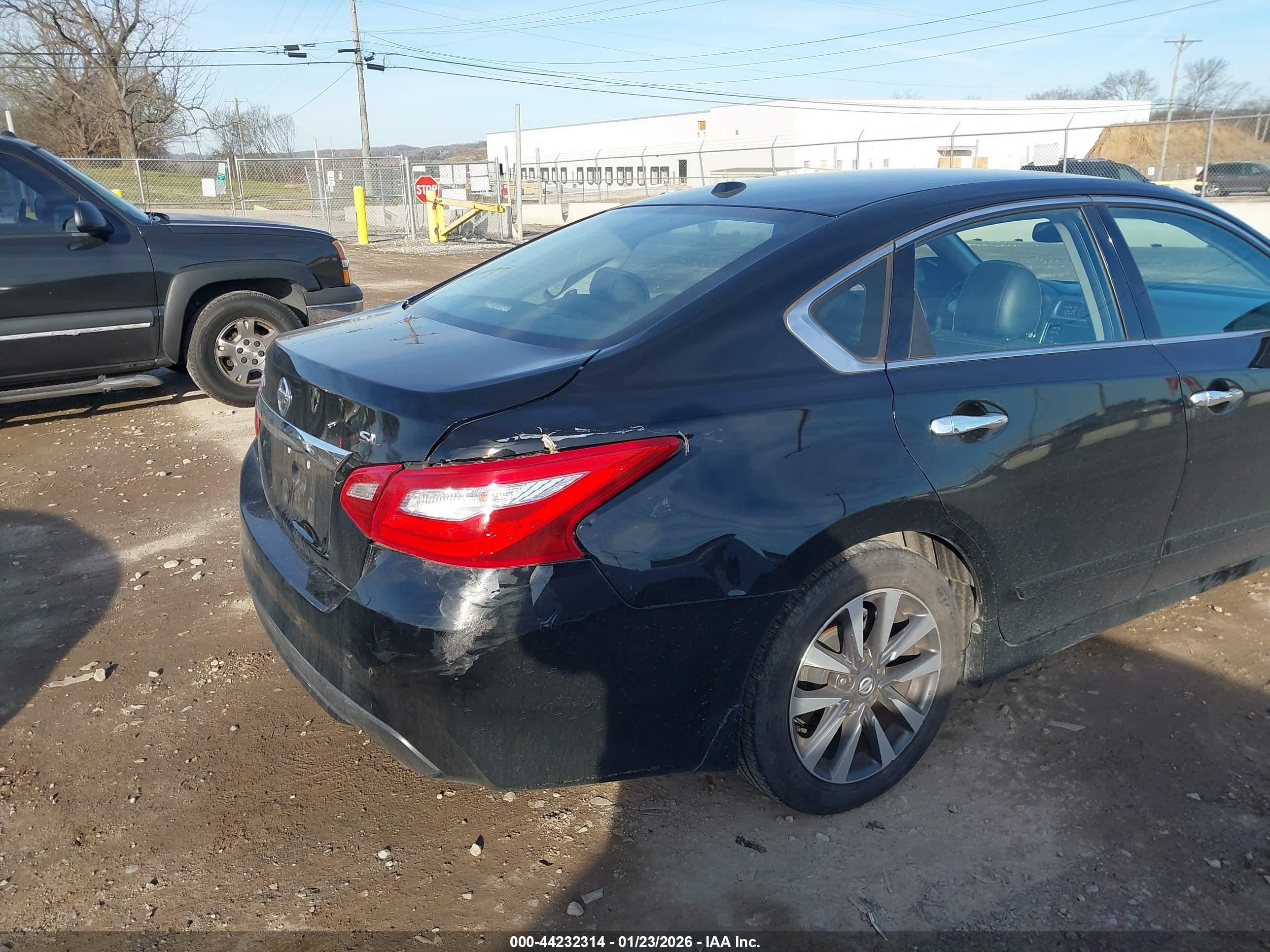 NISSAN ALTIMA image 6