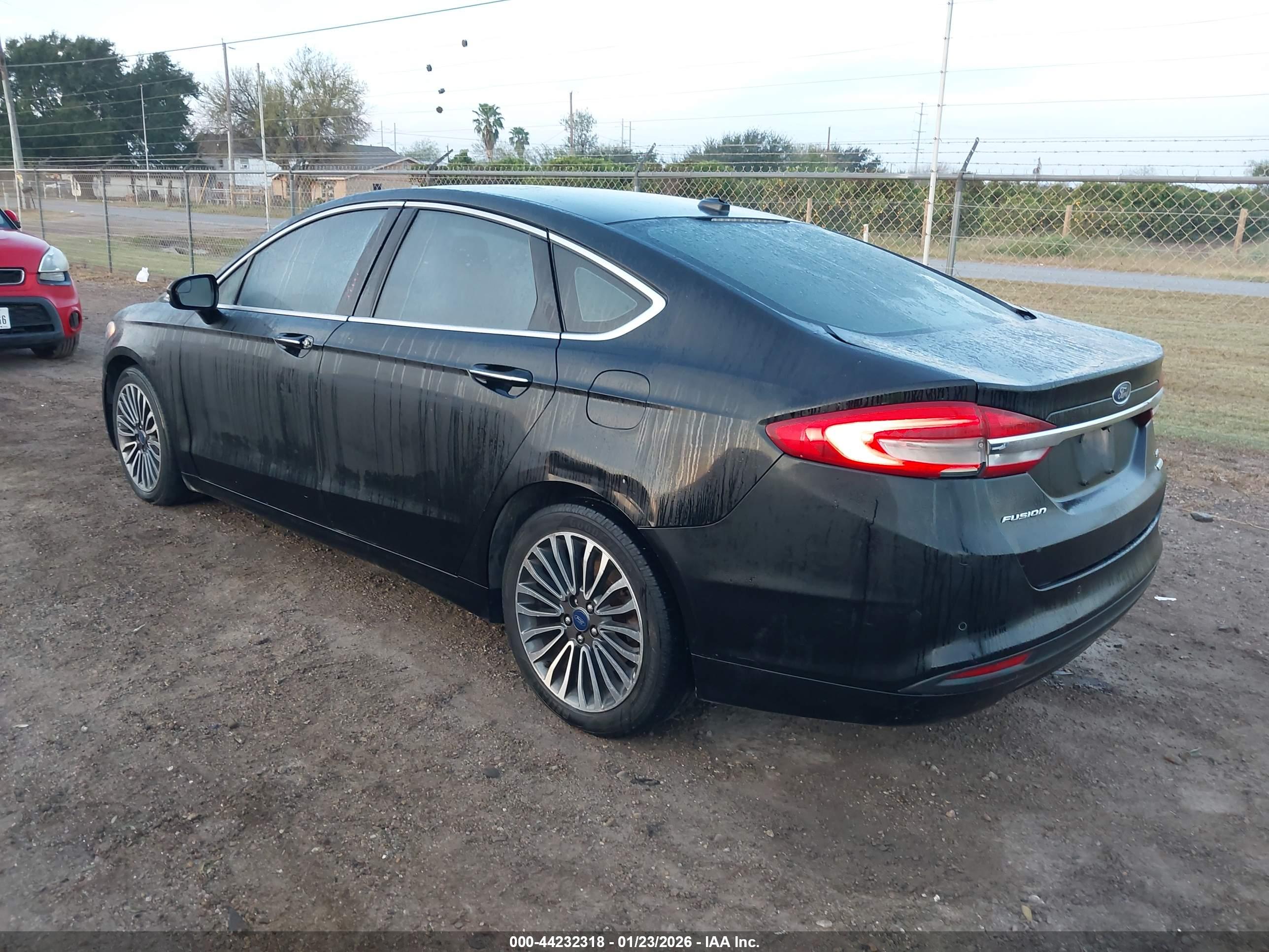 FORD FUSION image 3