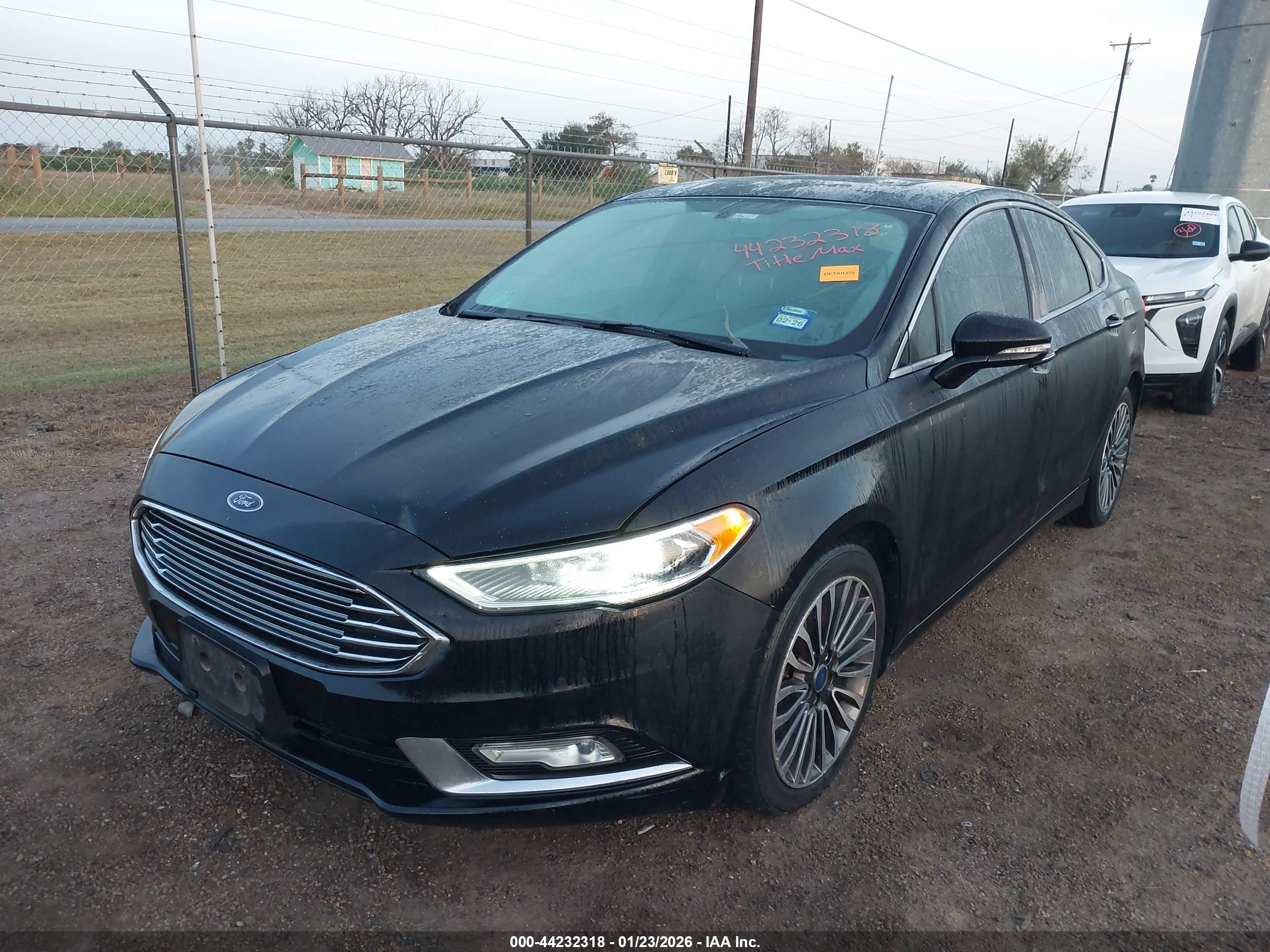 FORD FUSION image 6