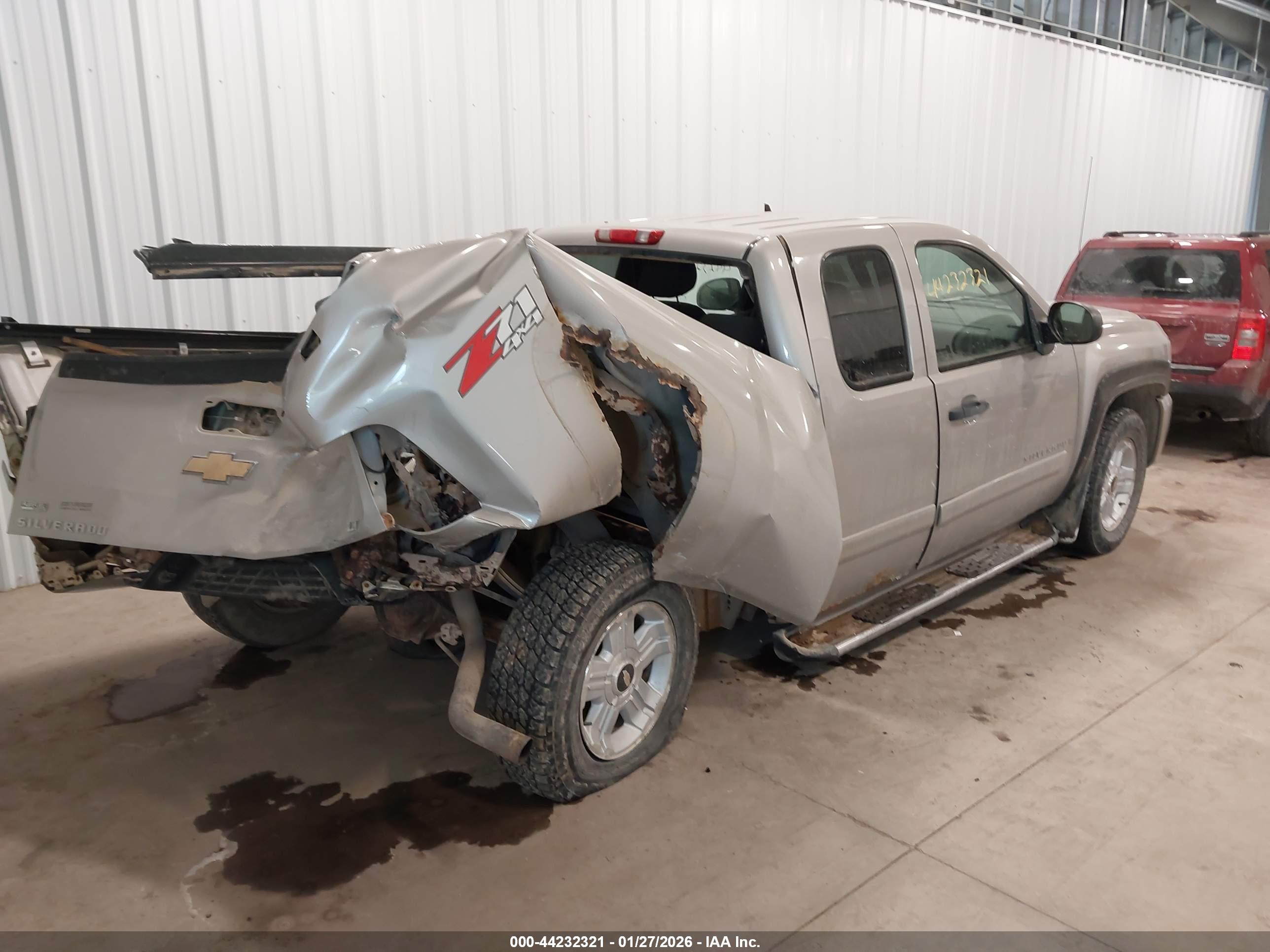 CHEVROLET SILVERADO image 4