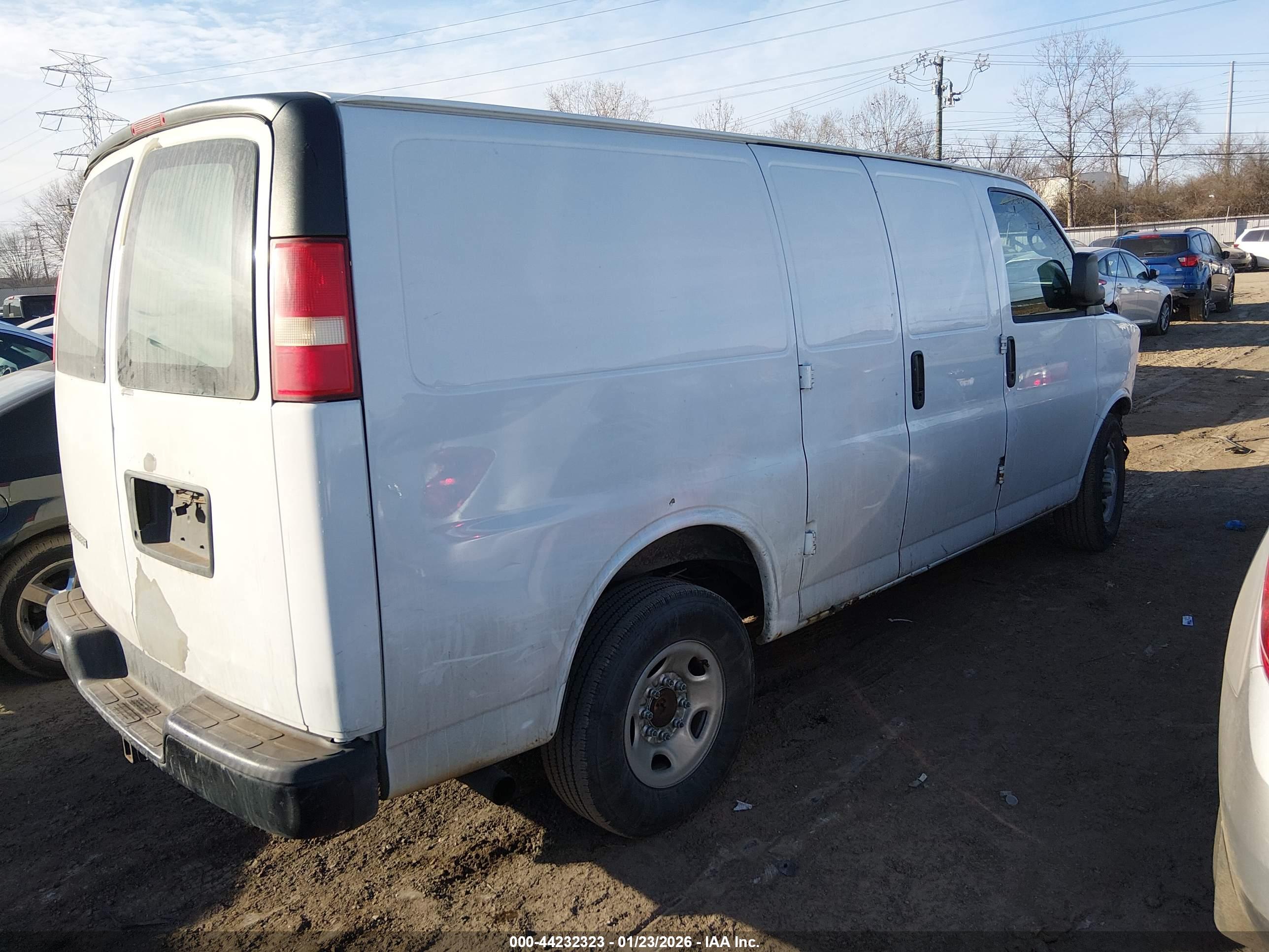 CHEVROLET EXPRESS image 4