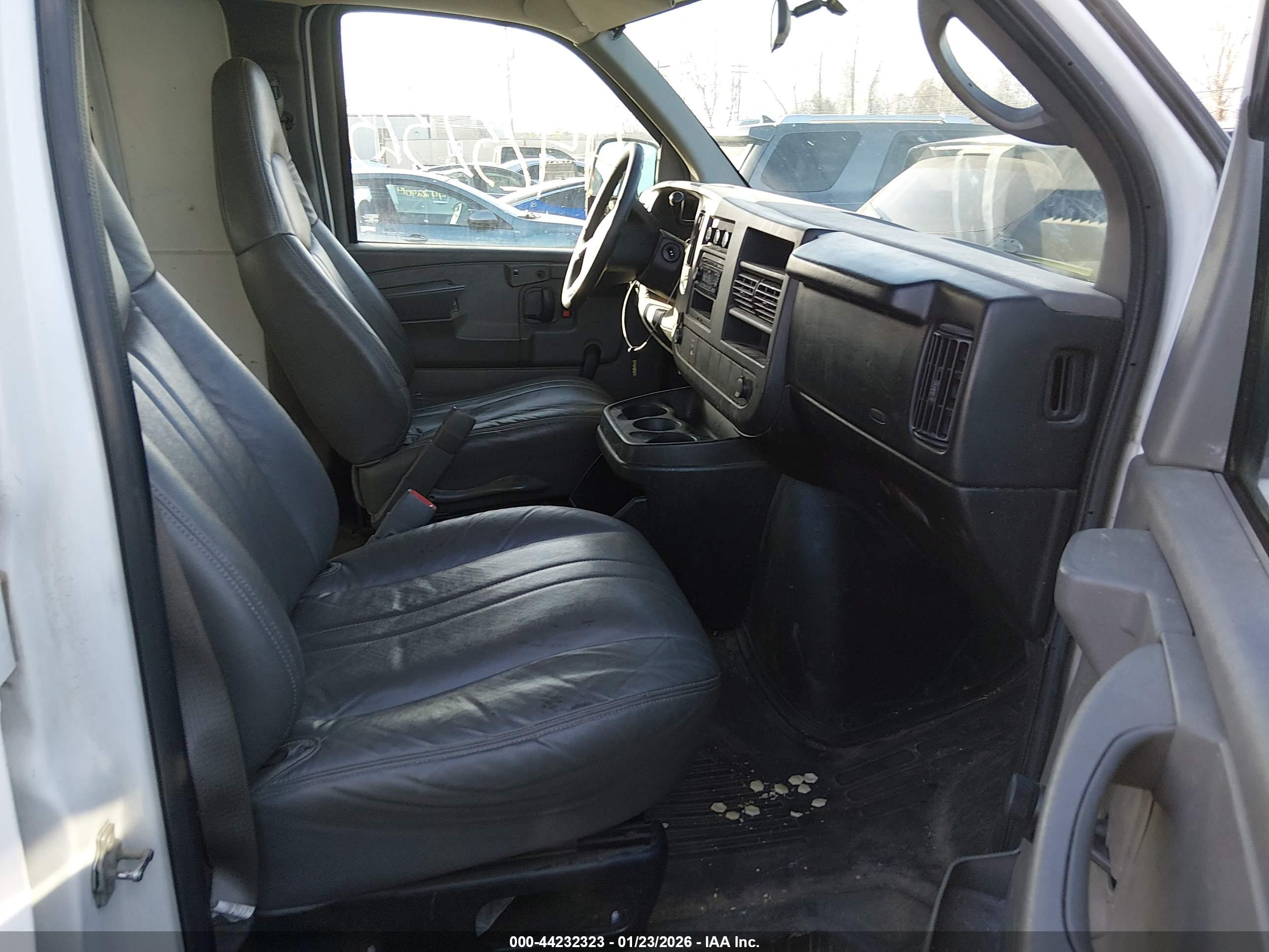 CHEVROLET EXPRESS image 5
