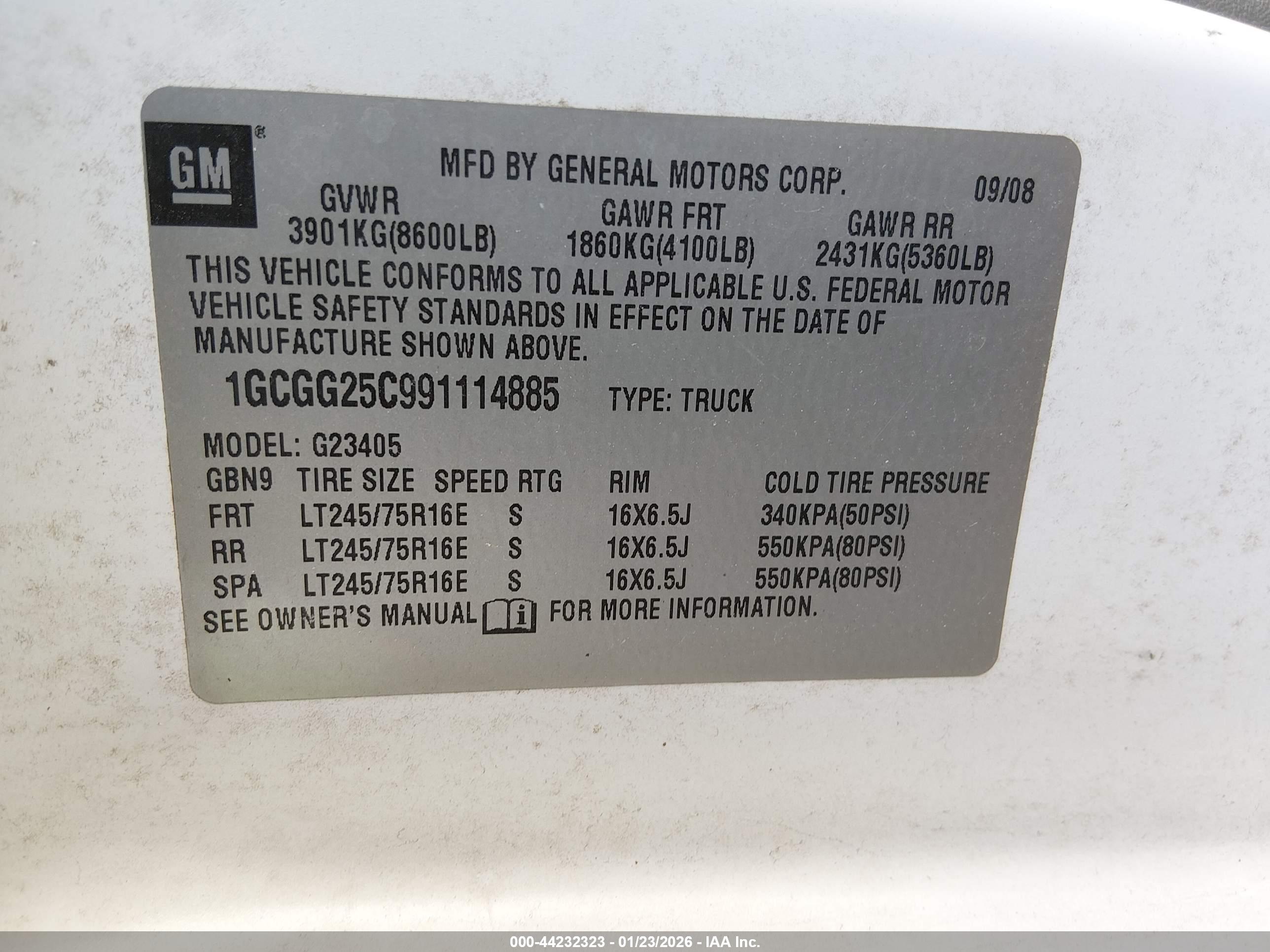 CHEVROLET EXPRESS image 9