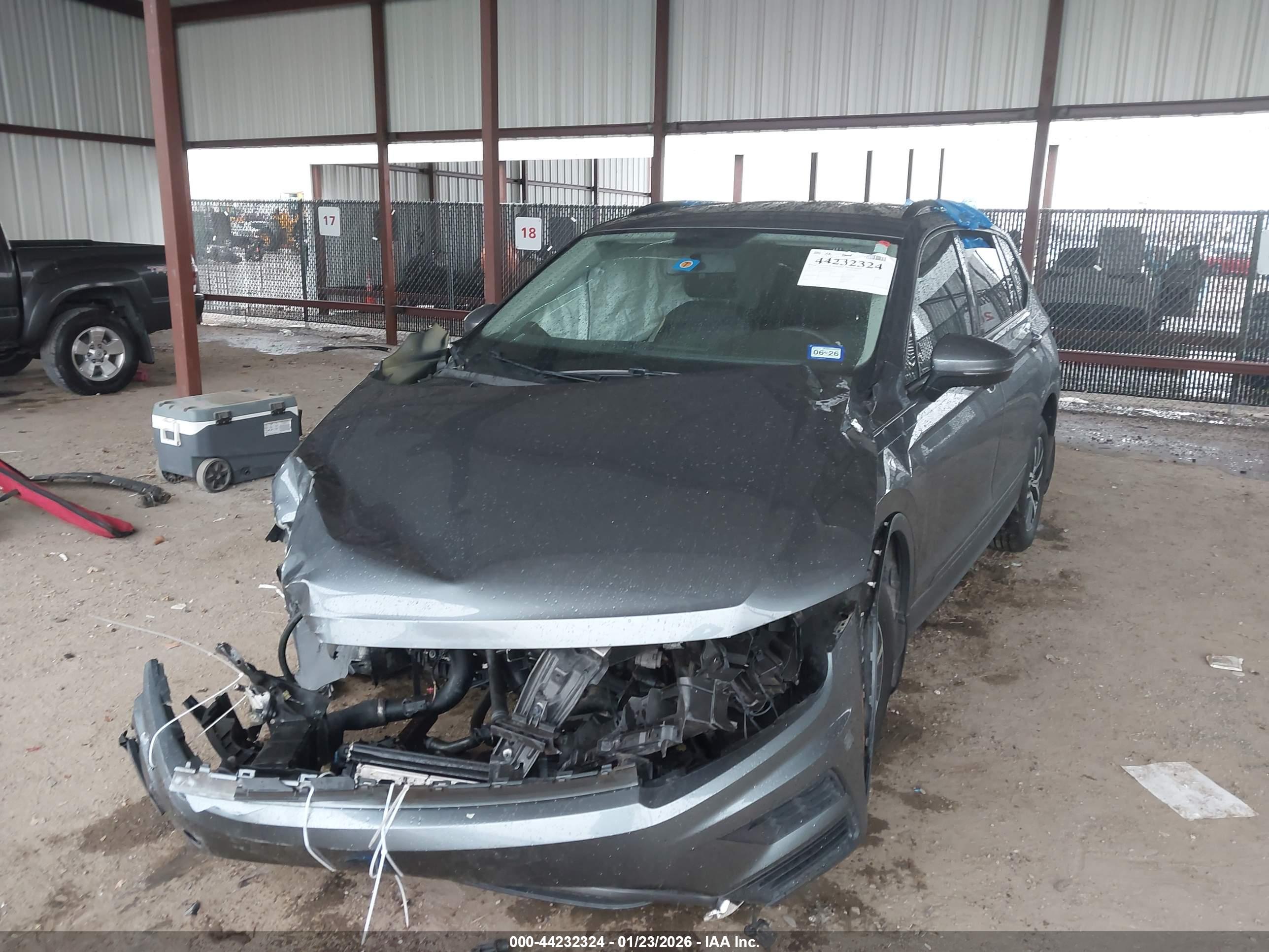 VOLKSWAGEN TIGUAN image 2