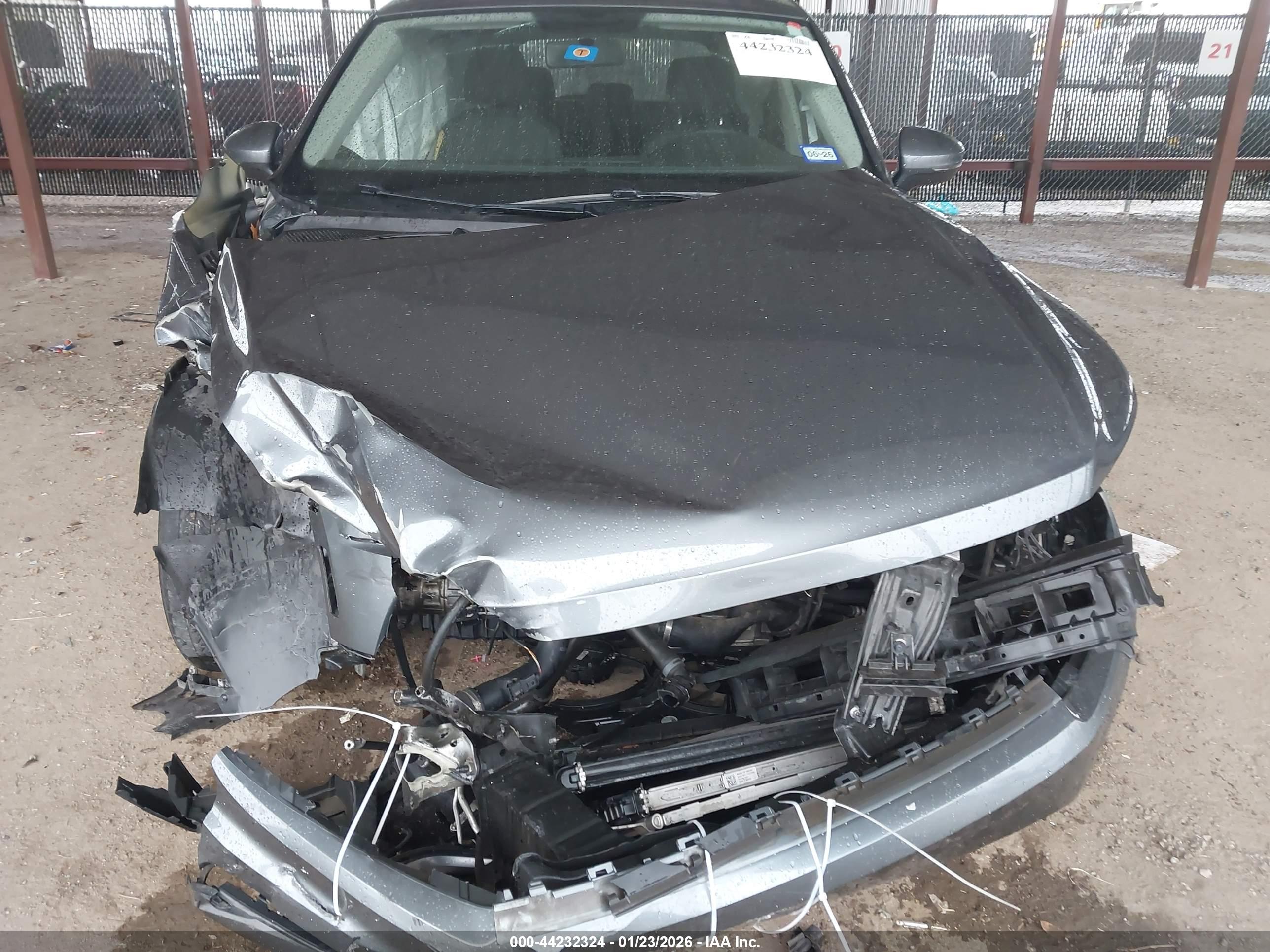 VOLKSWAGEN TIGUAN image 6