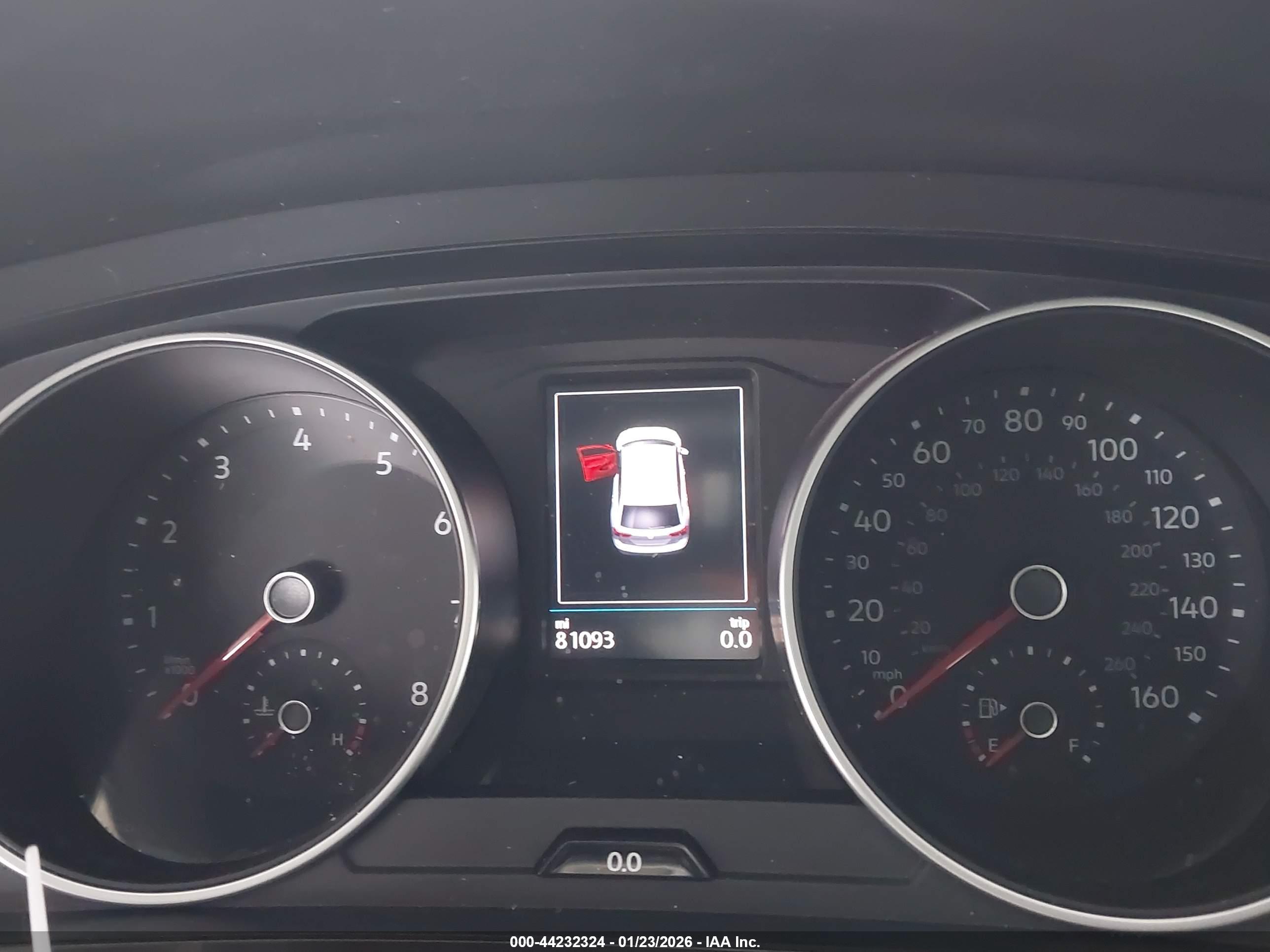 VOLKSWAGEN TIGUAN image 7