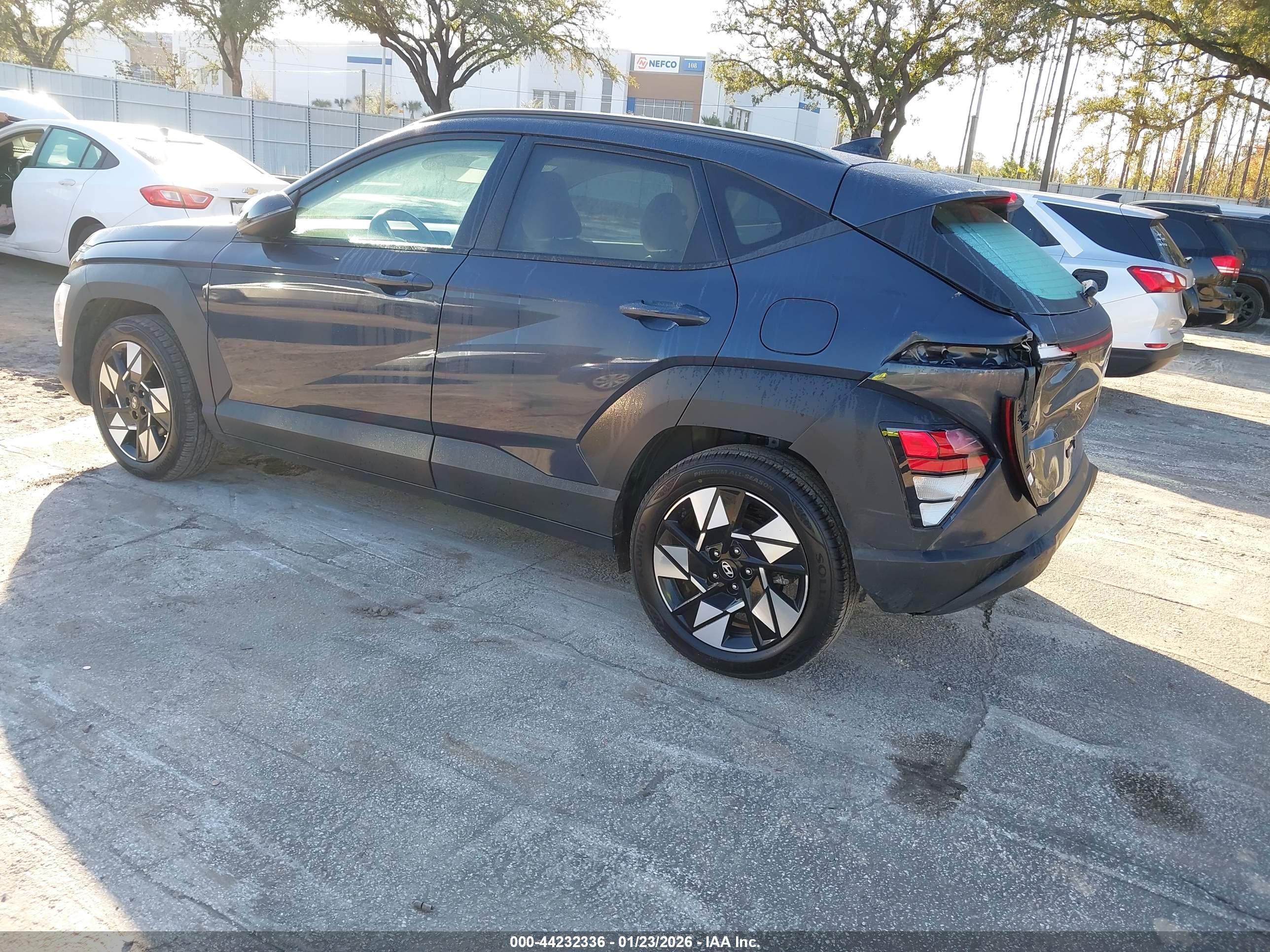 HYUNDAI KONA image 3