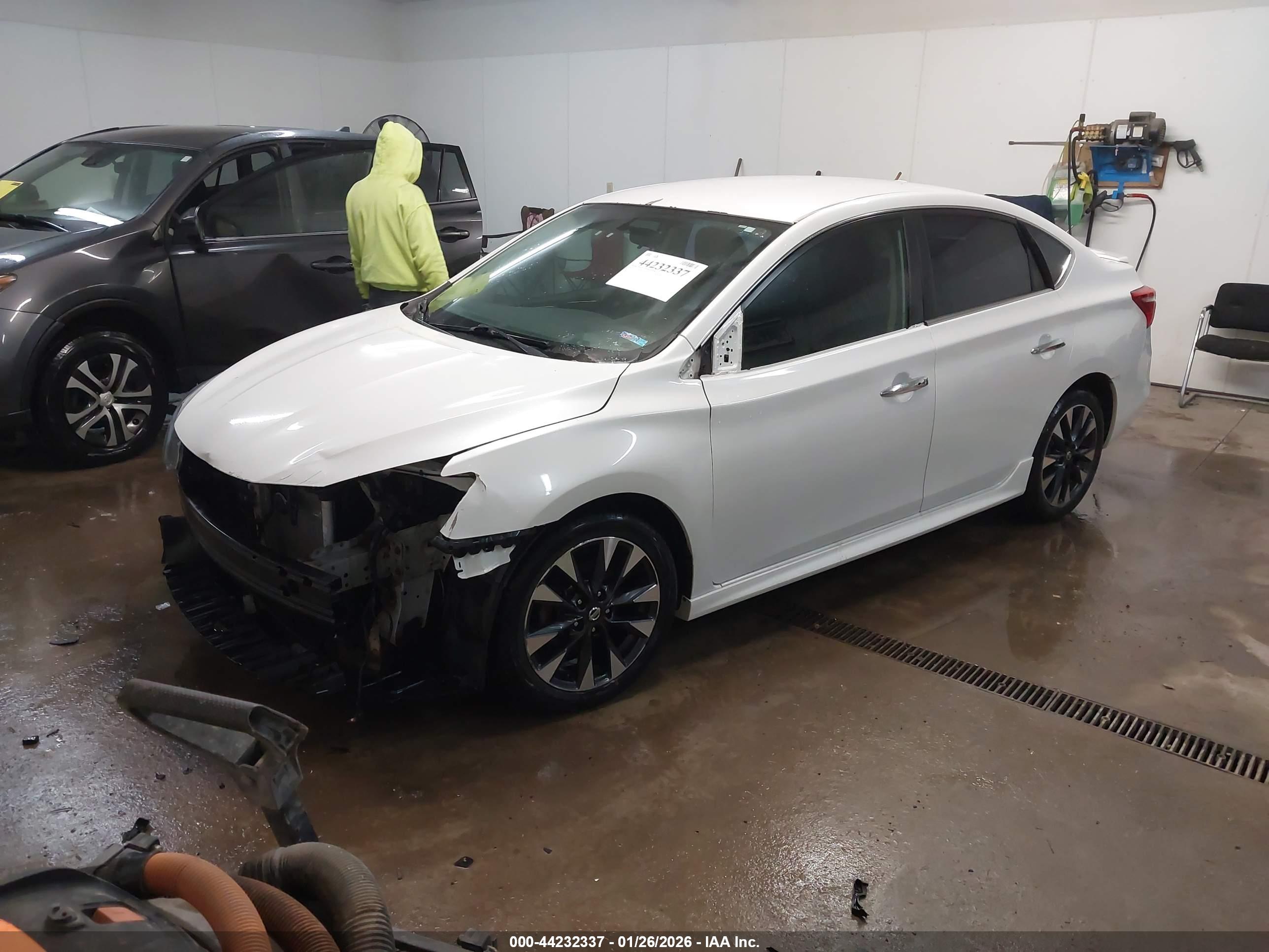 NISSAN SENTRA image 2