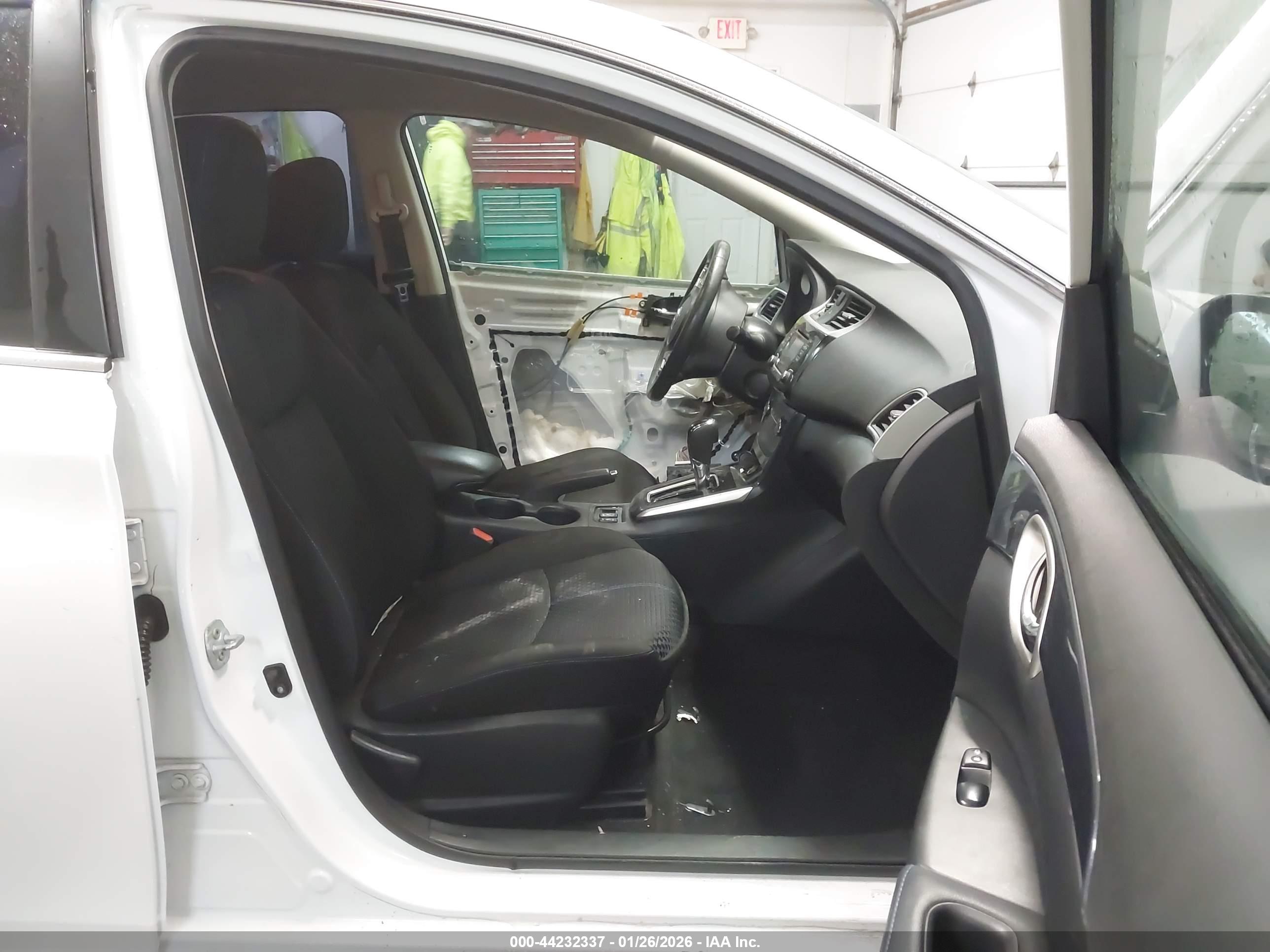NISSAN SENTRA image 5