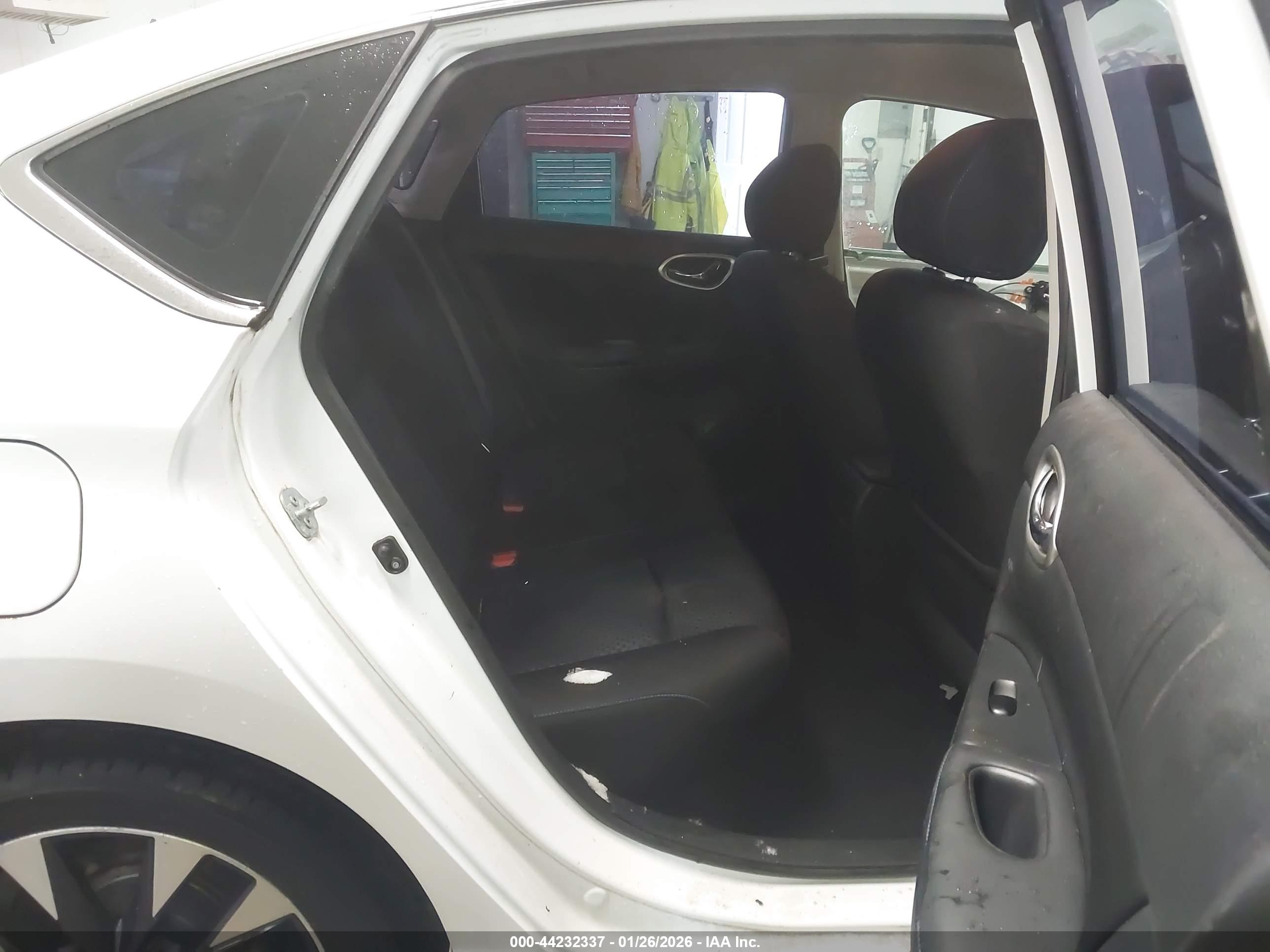 NISSAN SENTRA image 8