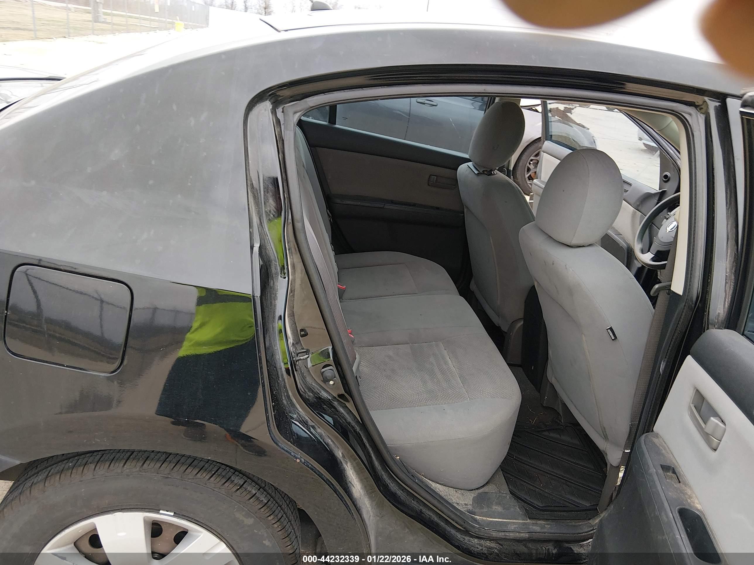 NISSAN SENTRA image 8
