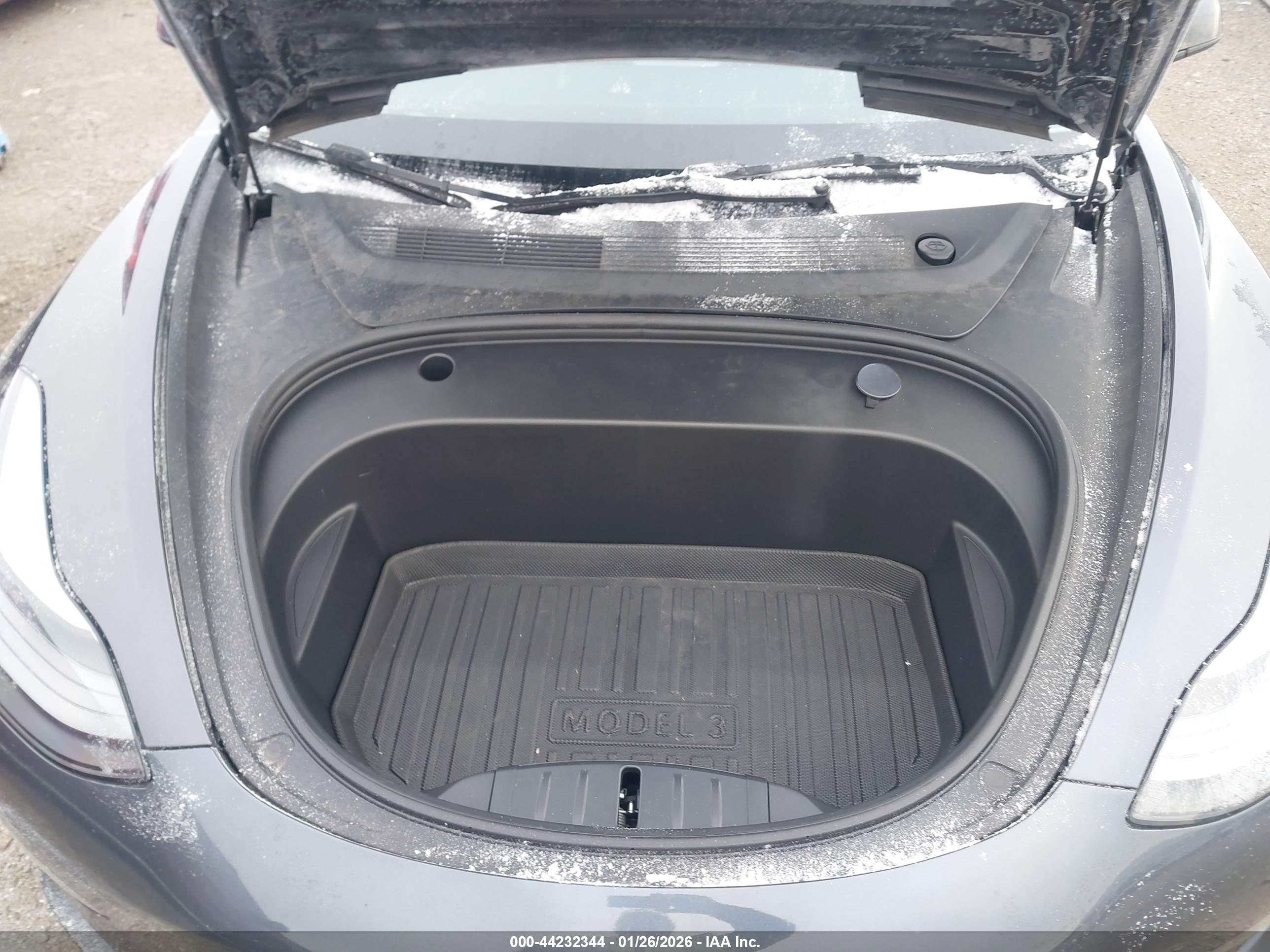 TESLA MODEL image 10
