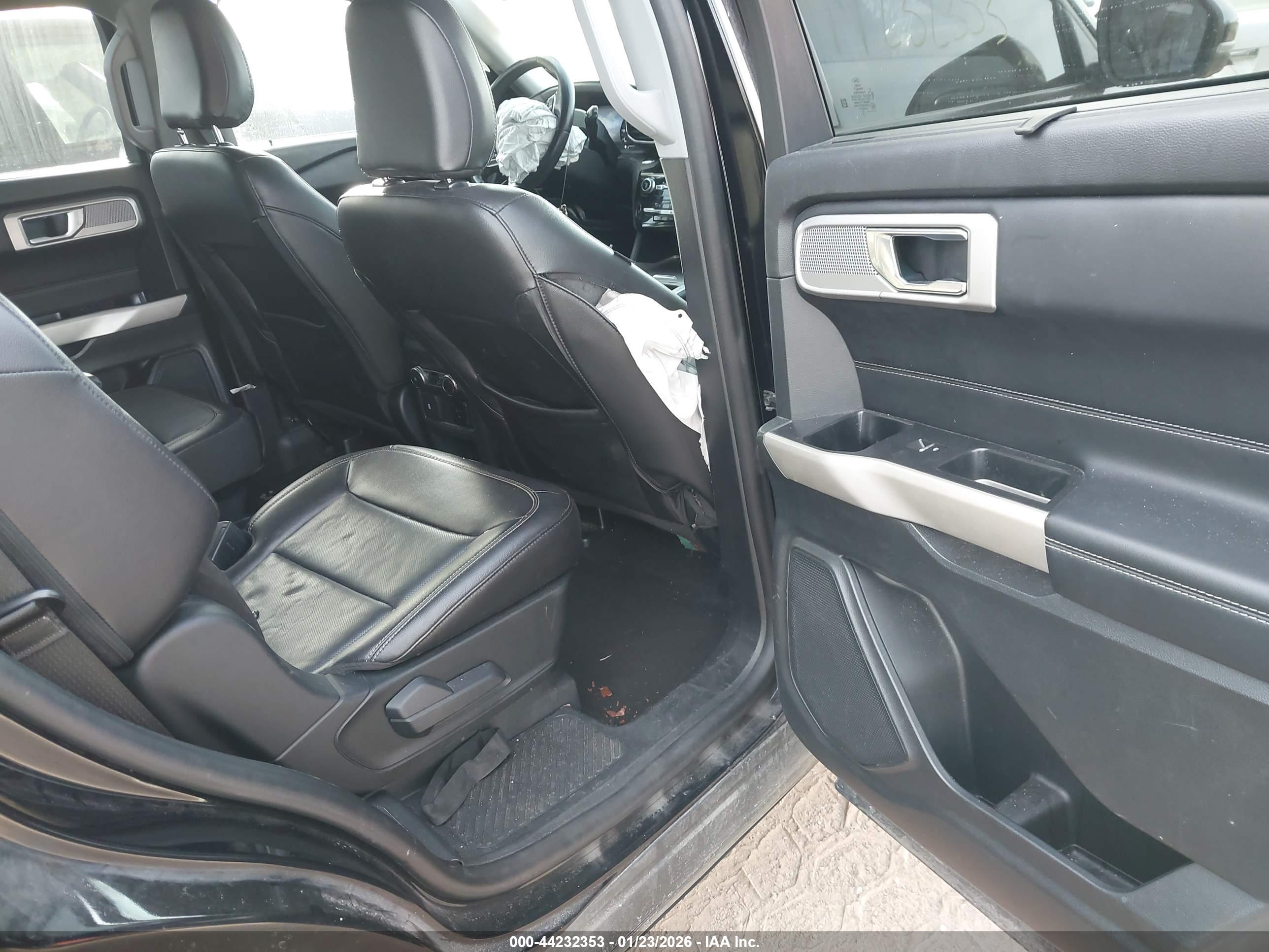 FORD EXPLORER image 8