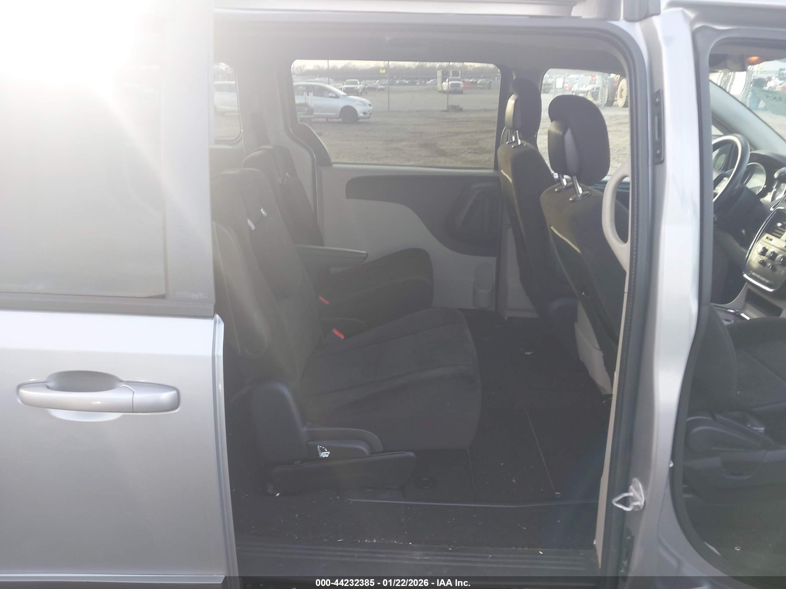 DODGE GRAND image 8