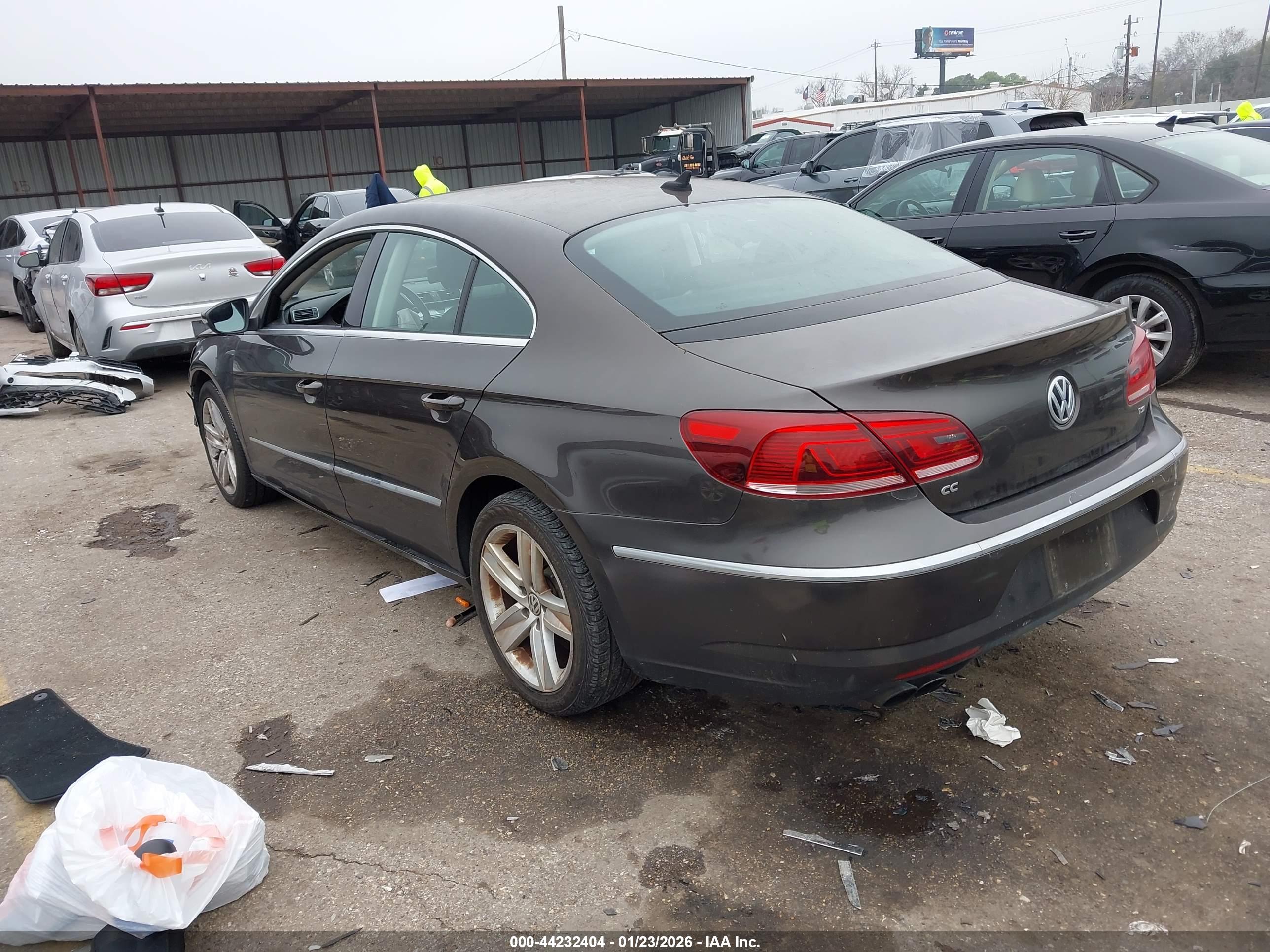 VOLKSWAGEN CC image 3