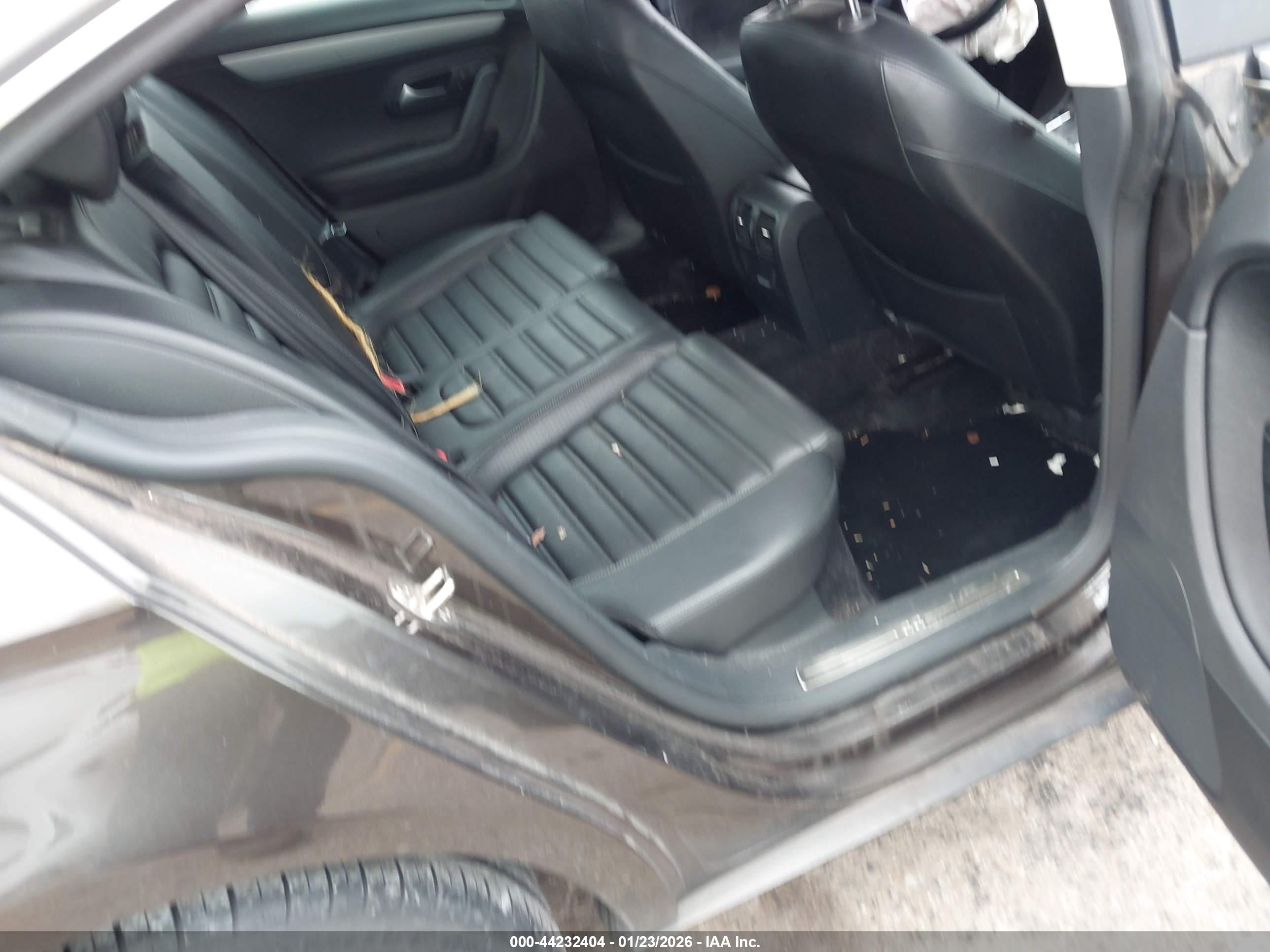VOLKSWAGEN CC image 8