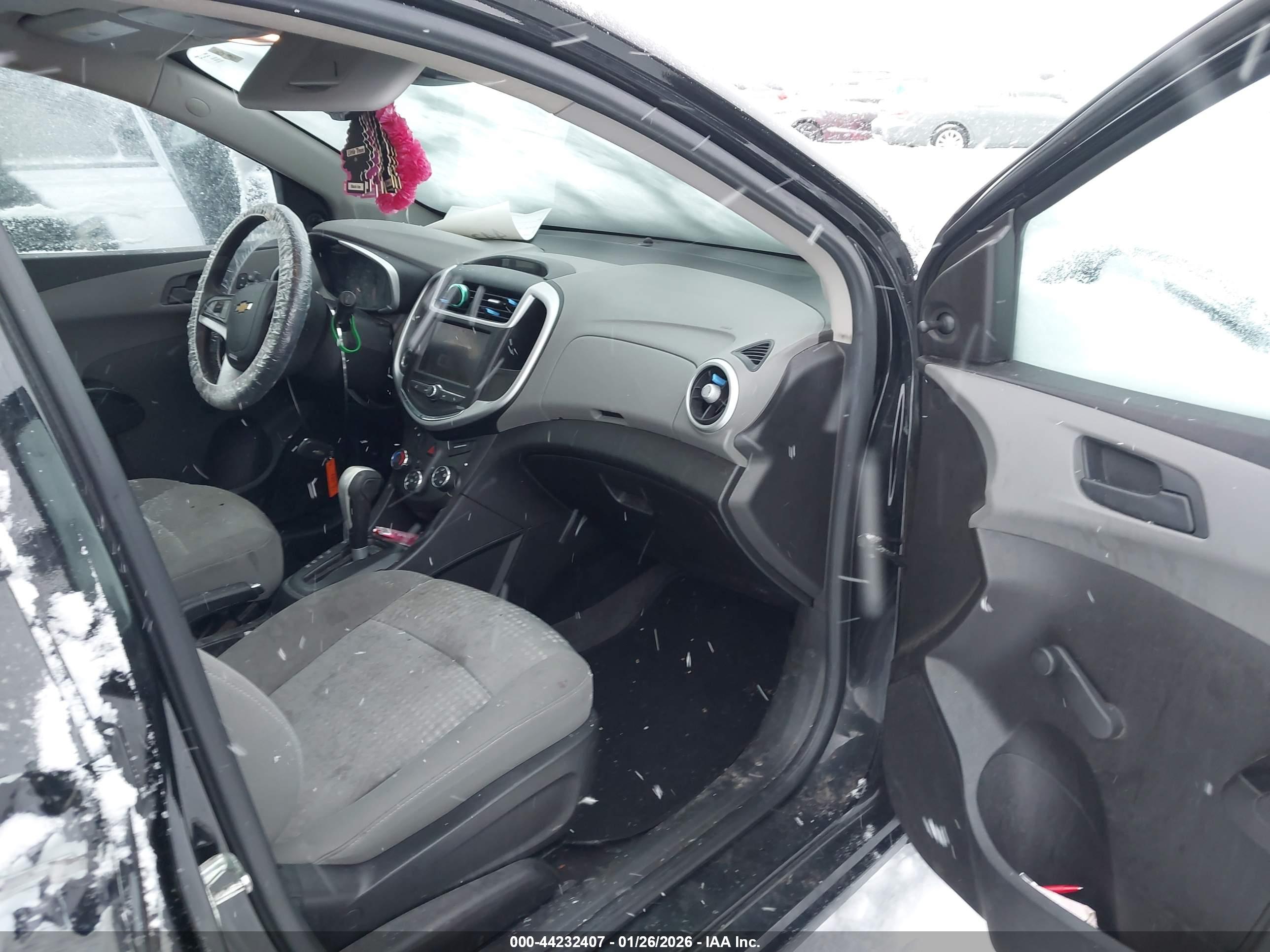 CHEVROLET SONIC image 5