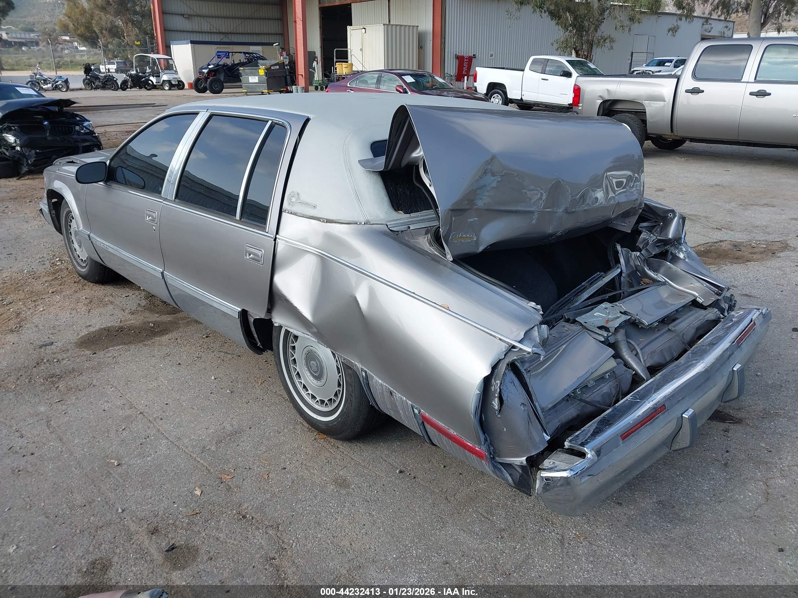 CADILLAC FLEETWOOD image 3